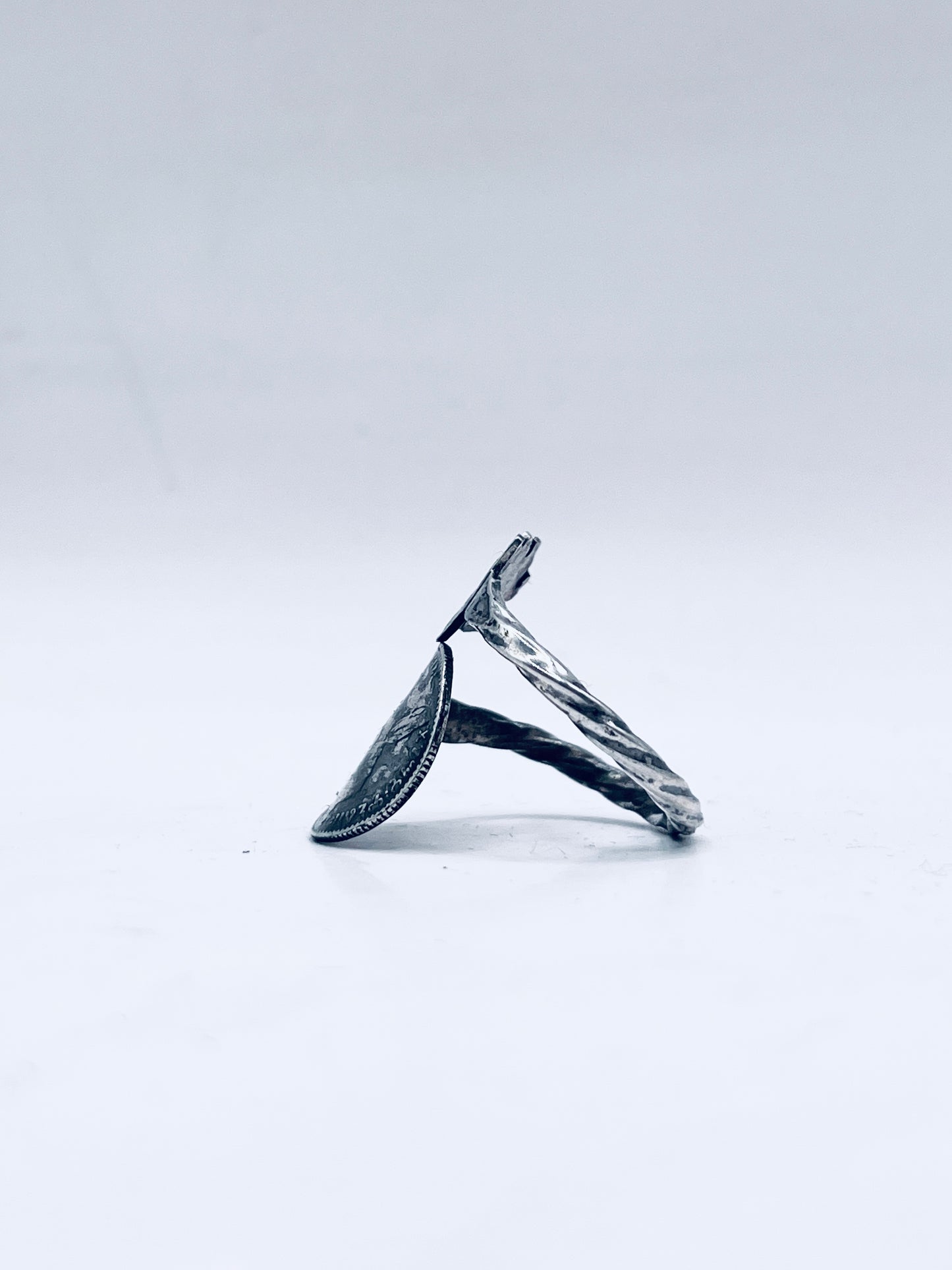Anello Artigianale Mod. INTERO LEONE DI GIUDA e MENELIK  Realizzato con intero Antico Cucchiaino in Argento (Prima Metà del ’900)