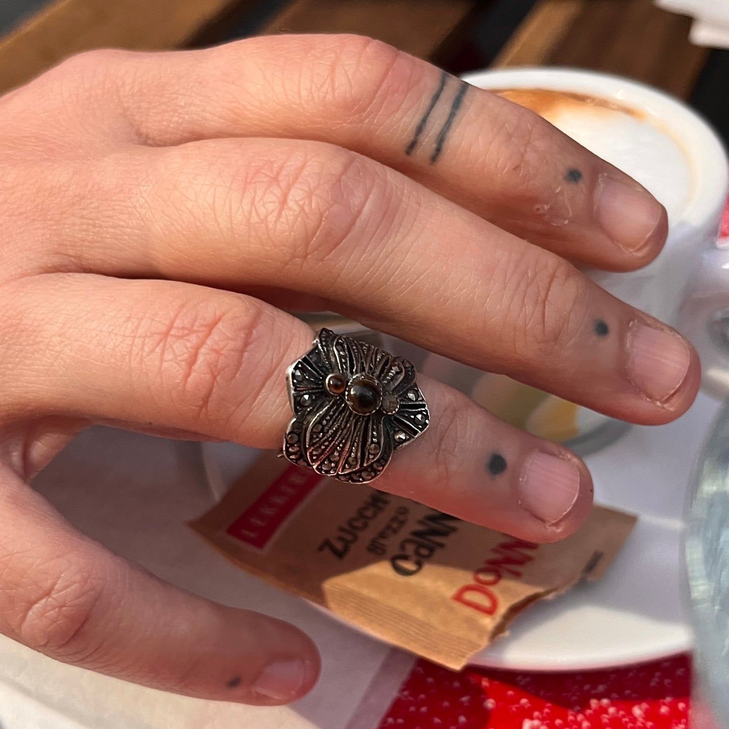 Anello Artigianale GRANATO Mod. SPILLA Realizzato con Antica spilla in Argento (Prima Metà del ’900)