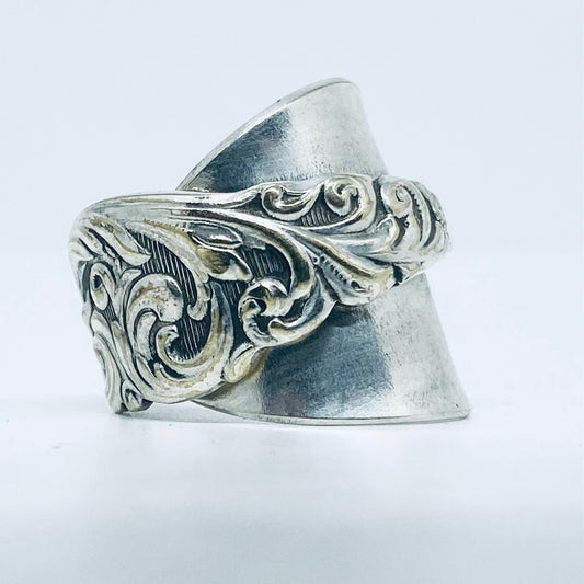 Anello Artigianale SUPER DECORO Mod. INTERO  Realizzato con intero Antico Cucchiaino in Argento (Prima Metà del ’900)