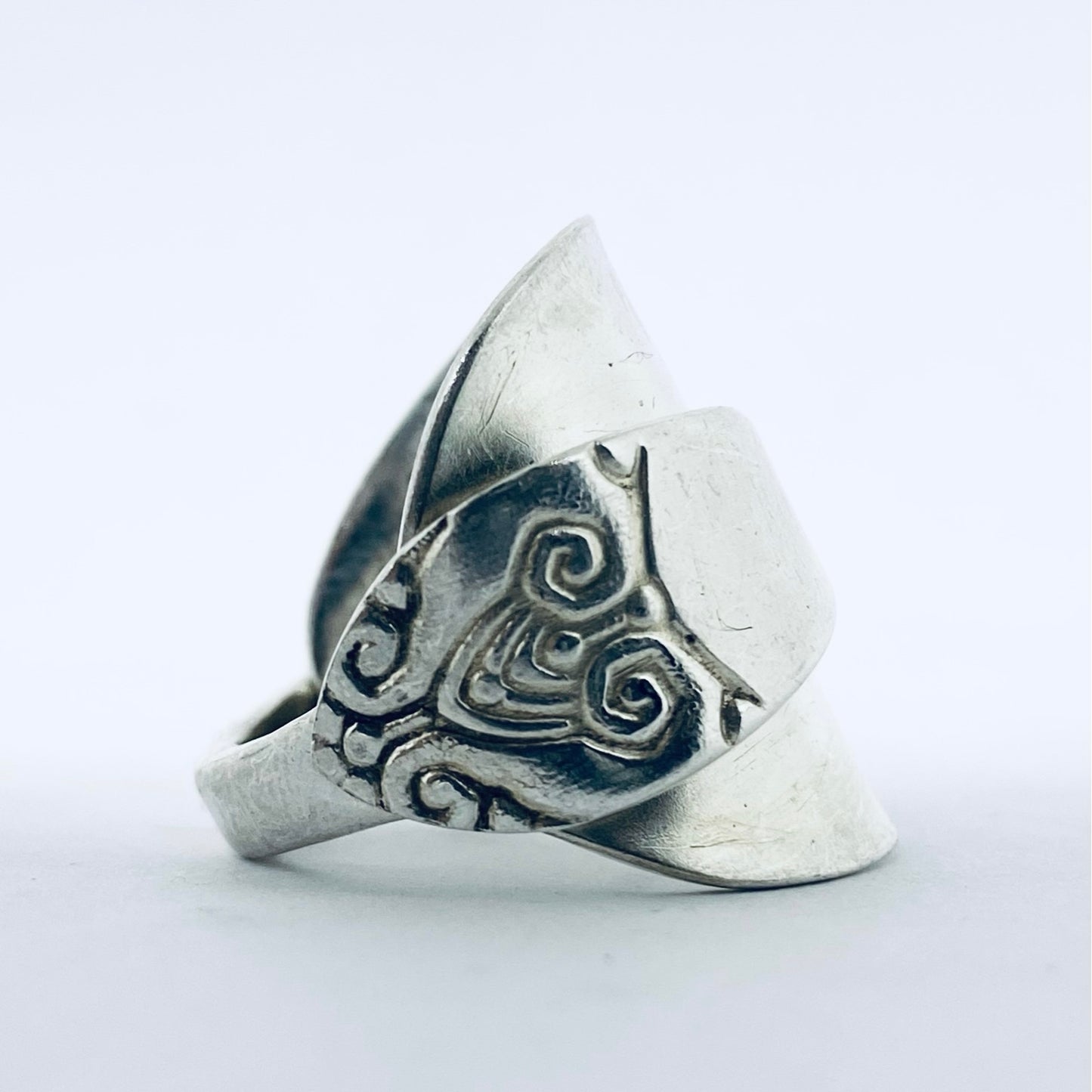 Anello Artigianale Mod. INTERO  Realizzato con intero Antico Cucchiaino in Argento (Prima Metà del ’900)