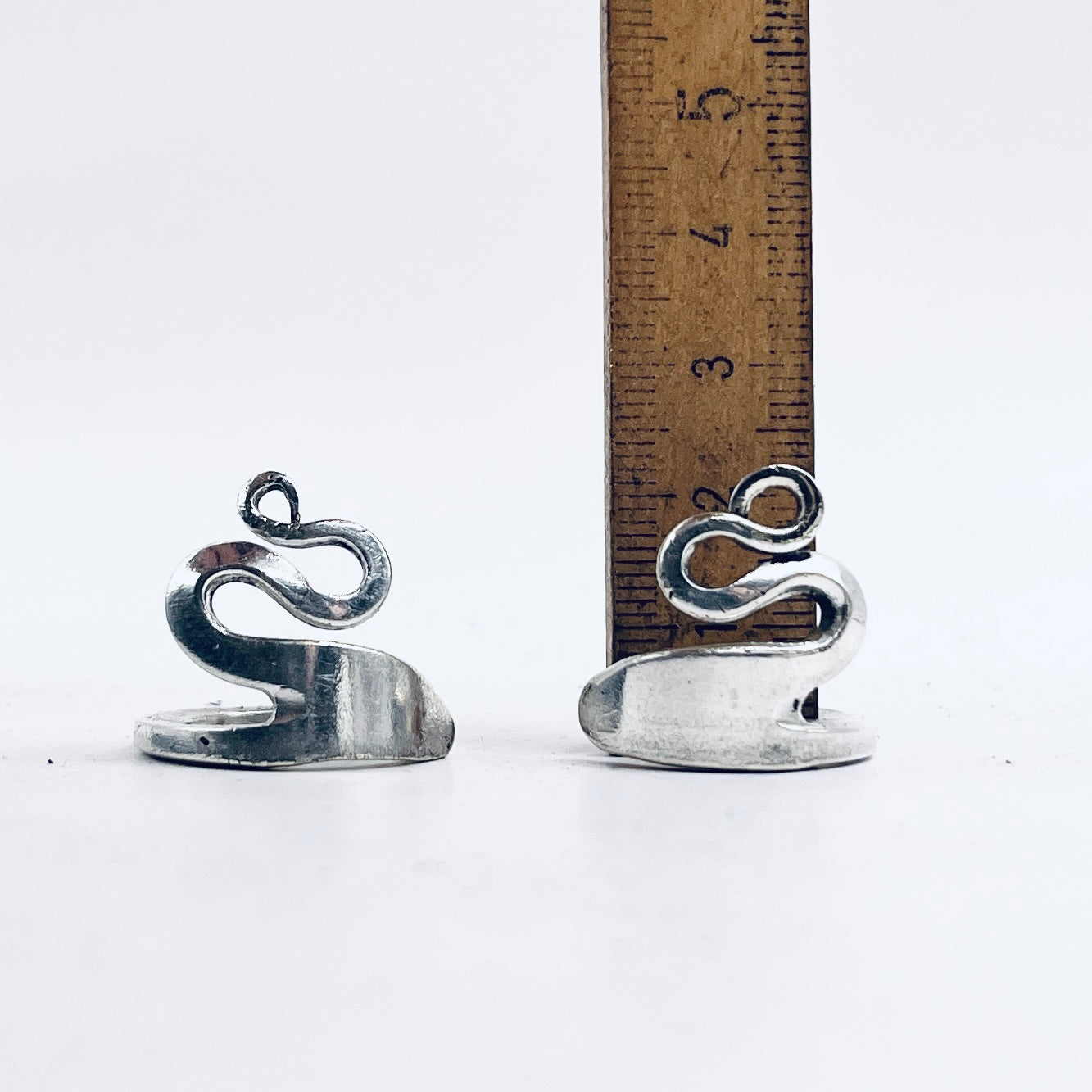 Anello Artigianale Mod. FORCHETTINA CAPRICCIO A-B Realizzato con parte di antica forchettina in Argento (Prima Metà del ’900) (Copia)