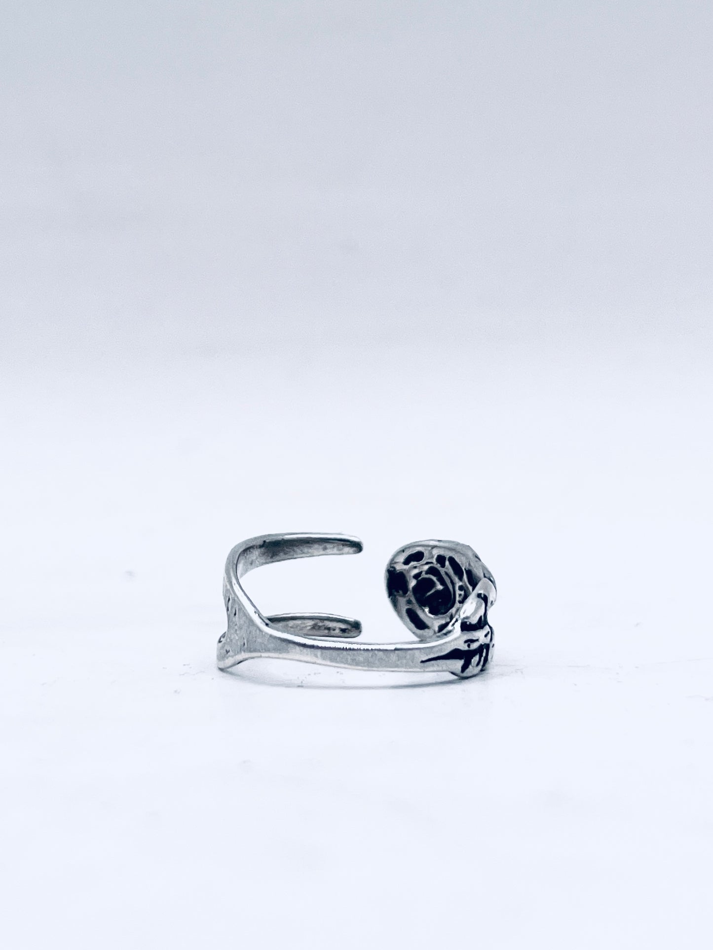 Anello Artigianale Mod. FORCHETTINA ROSA APERITIVO Realizzato con intera antica forchettina in Argento (Prima Metà del ’900)