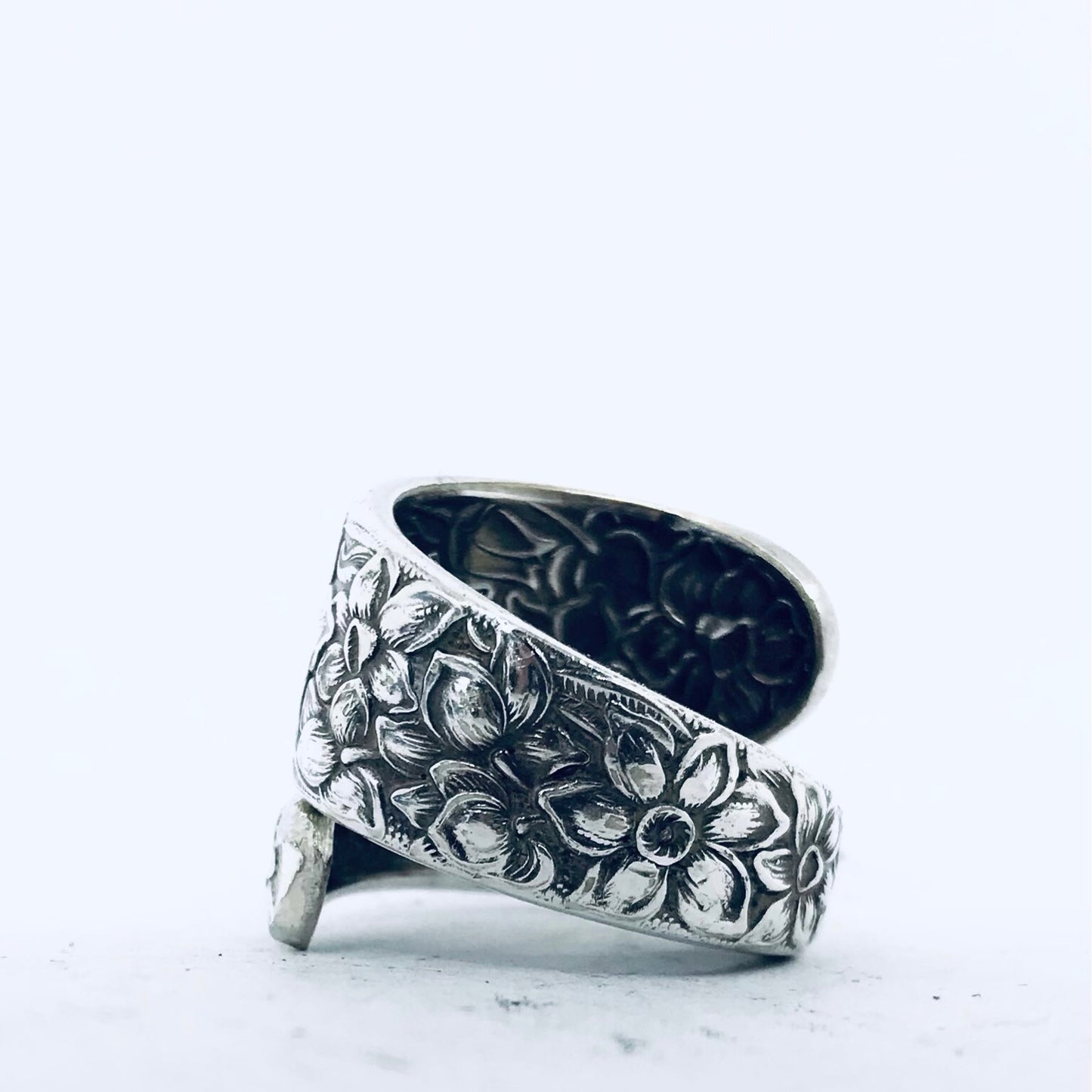 Anello Artigianale TEMPESTA DI NARCISI Mod. SPIRALE  Realizzato con Antica posata in Argento (Prima Metà del ’900)