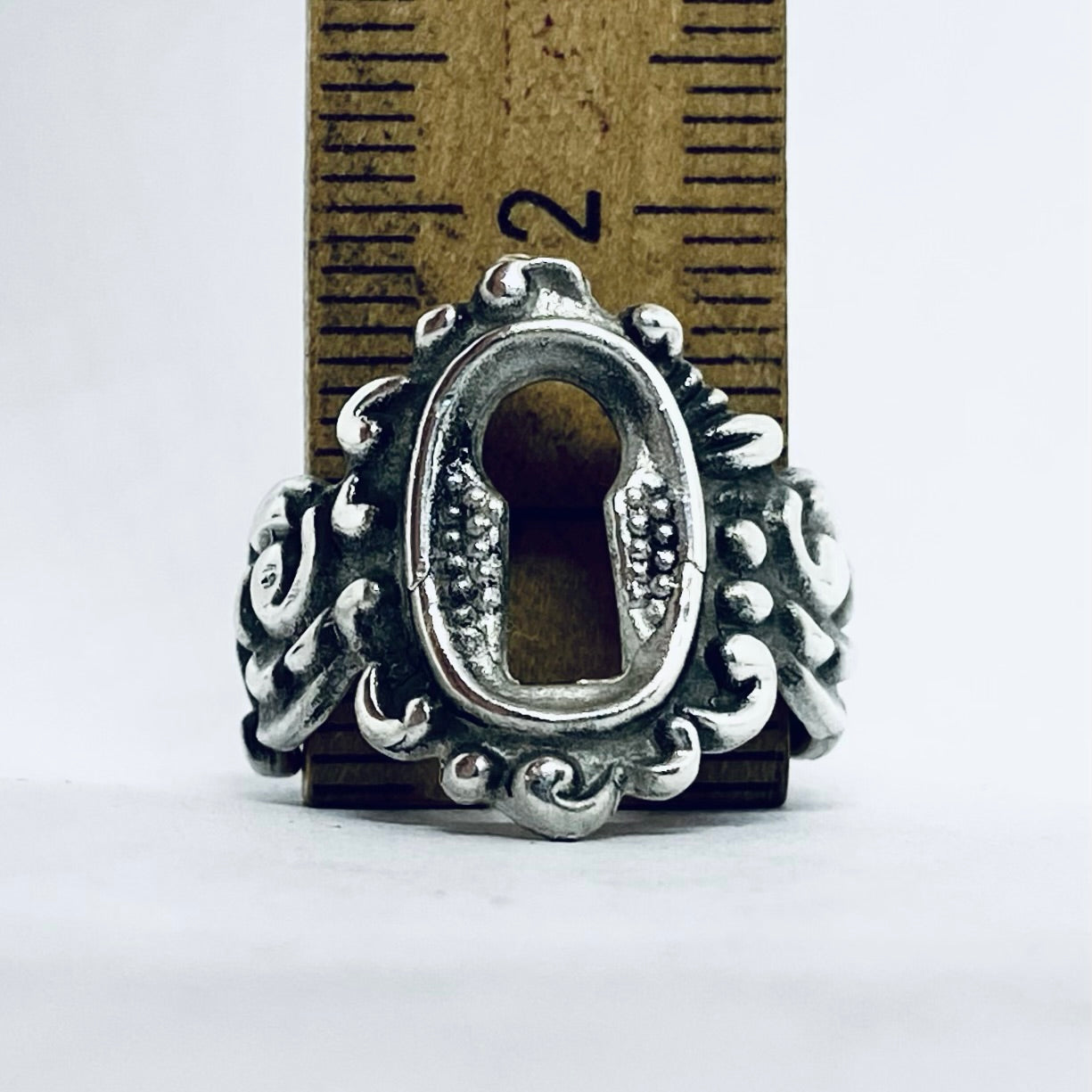 Anello Artigianale “SERRATURA OVALE” Realizzato con serratura in Argento (Prima Metà del ’900)