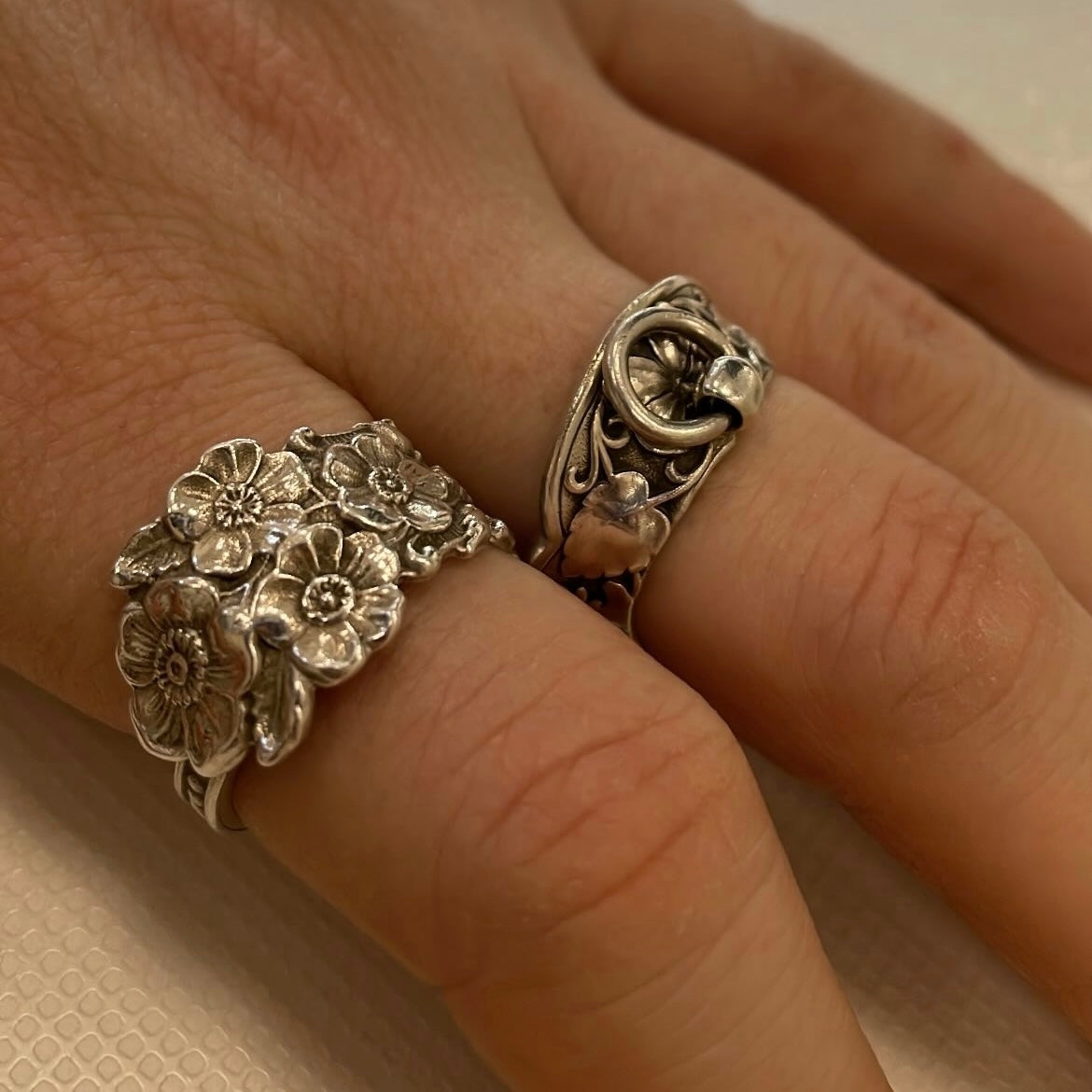 Anello Artigianale TEMPESTA DI FIORI Mod. CLASSICO/SPIRALE  Realizzato con Antica posata in Argento (Prima Metà del ’900)