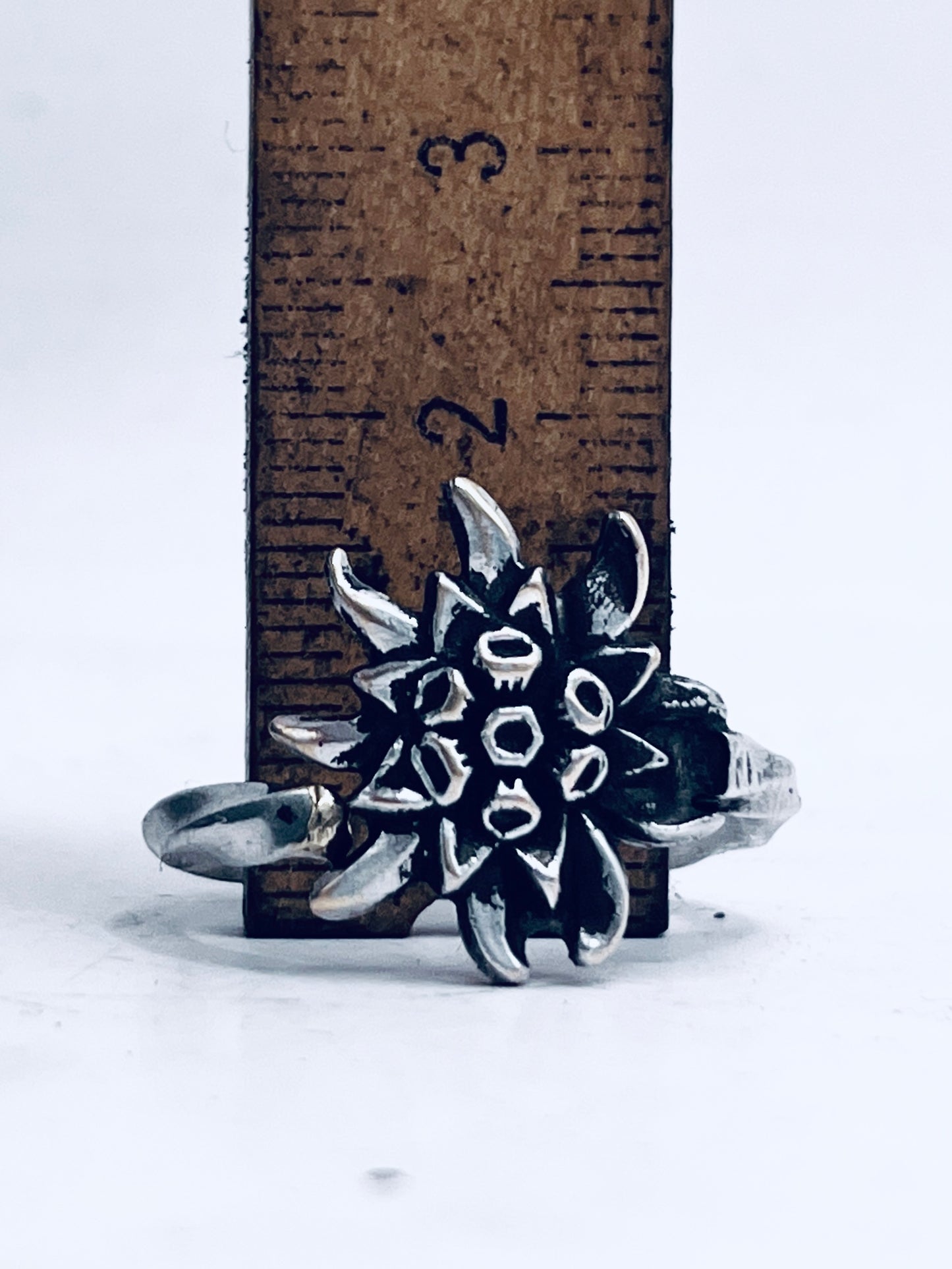 Anello Artigianale STELLA ALPINA Mod. CLASSICO  Realizzato con intero Antico Cucchiaino in Argento 800(Prima Metà del ’900)