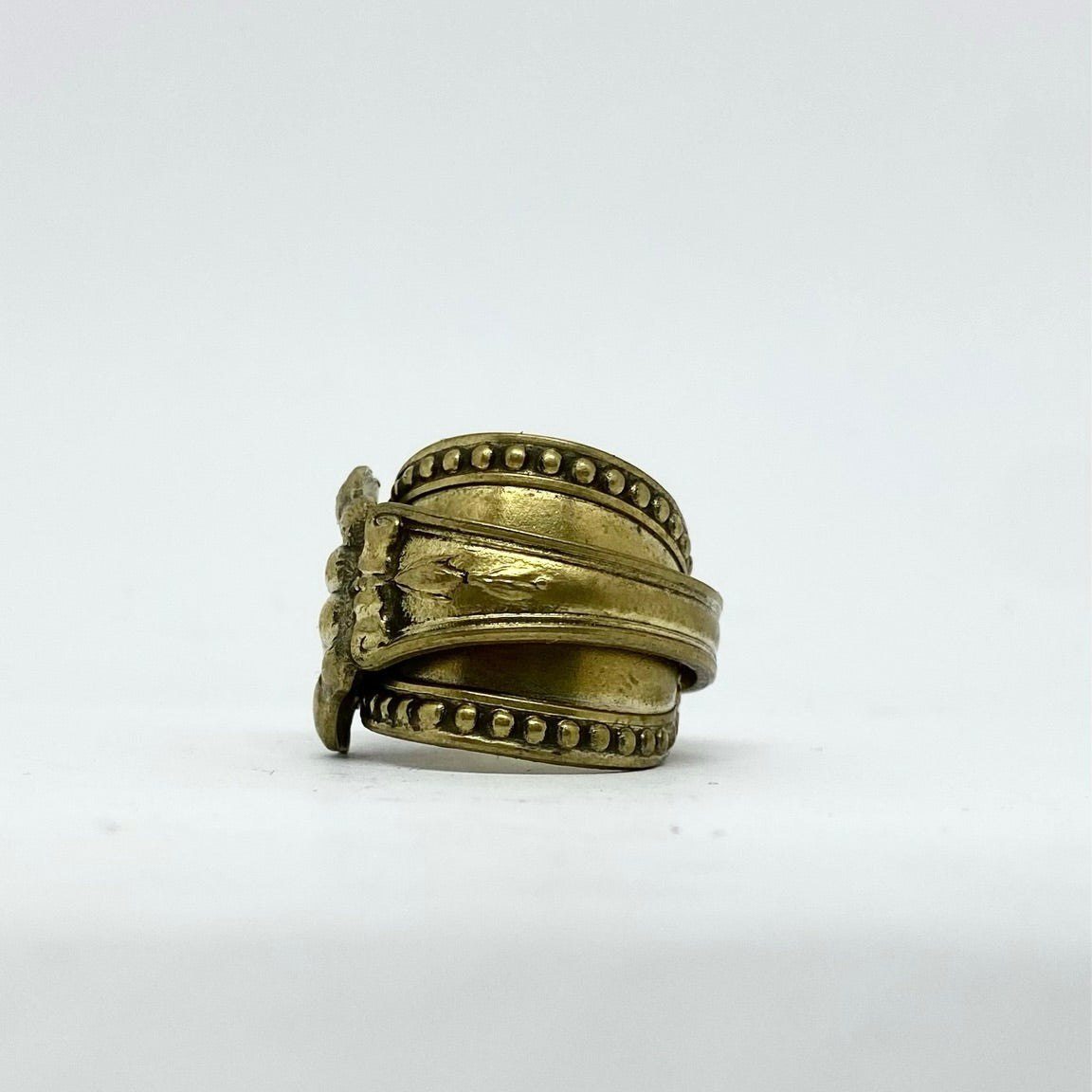 Anello Artigianale ZAMPA01 Mod. PINZETTA  Realizzato con Antica posata in OTTONE (Prima Metà del ’900)