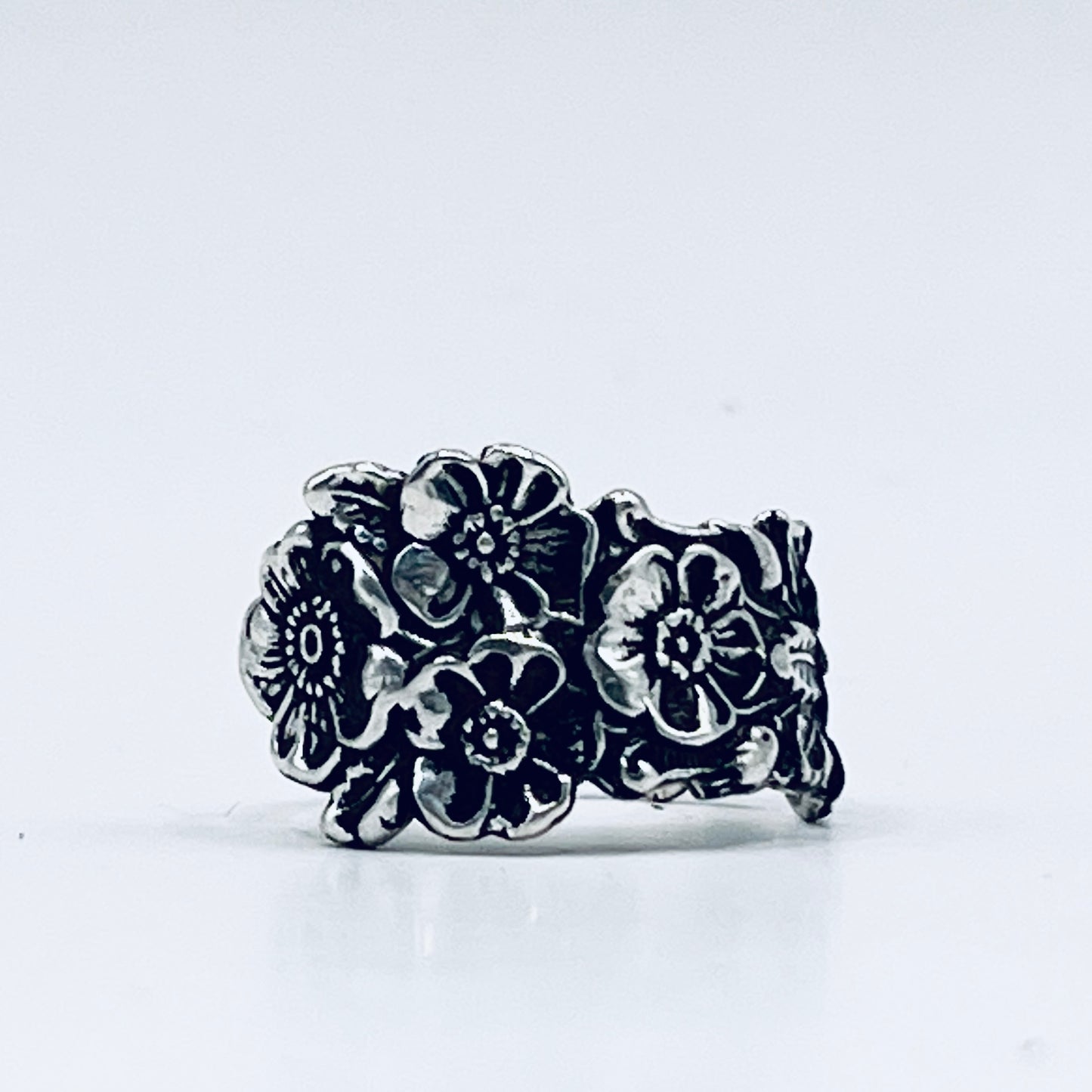 Anello Artigianale TEMPESTA DI FIORI Mod. CLASSICO/SPIRALE  Realizzato con Antica posata in Argento (Prima Metà del ’900)