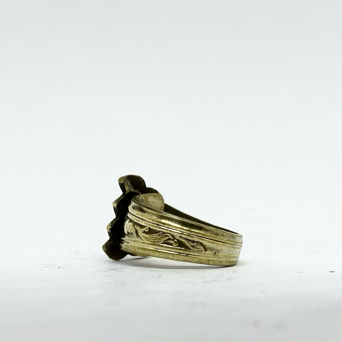 Anello Artigianale ZAMPA03 Mod. PINZETTA  Realizzato con Antica posata in OTTONE (Prima Metà del ’900)