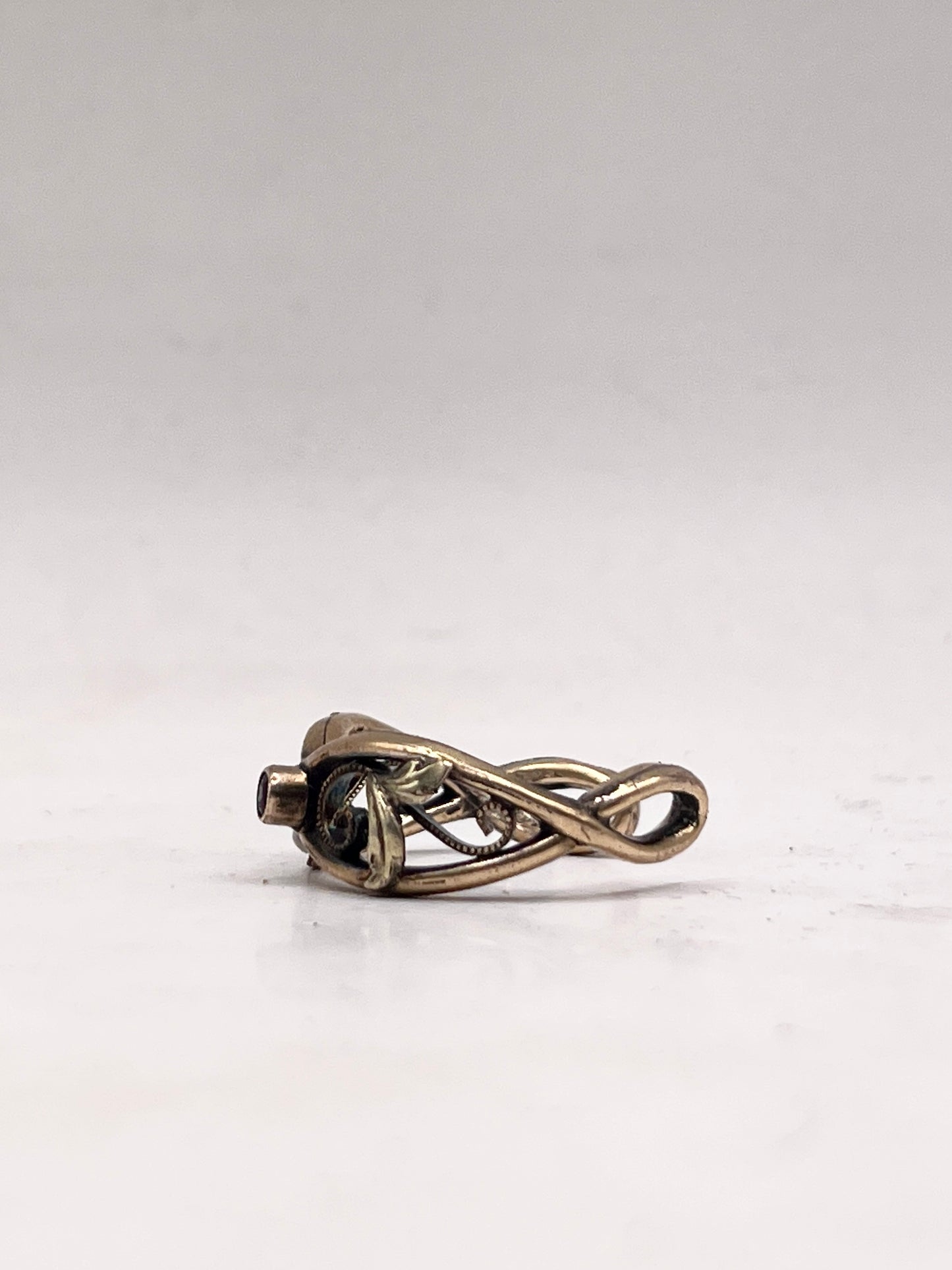 Anello Artigianale SPILLA INFINITI Mod. SPILLA GRANATO Realizzato con Antica spilla in Argento Bagnata Oro (Prima Metà del ’900)
