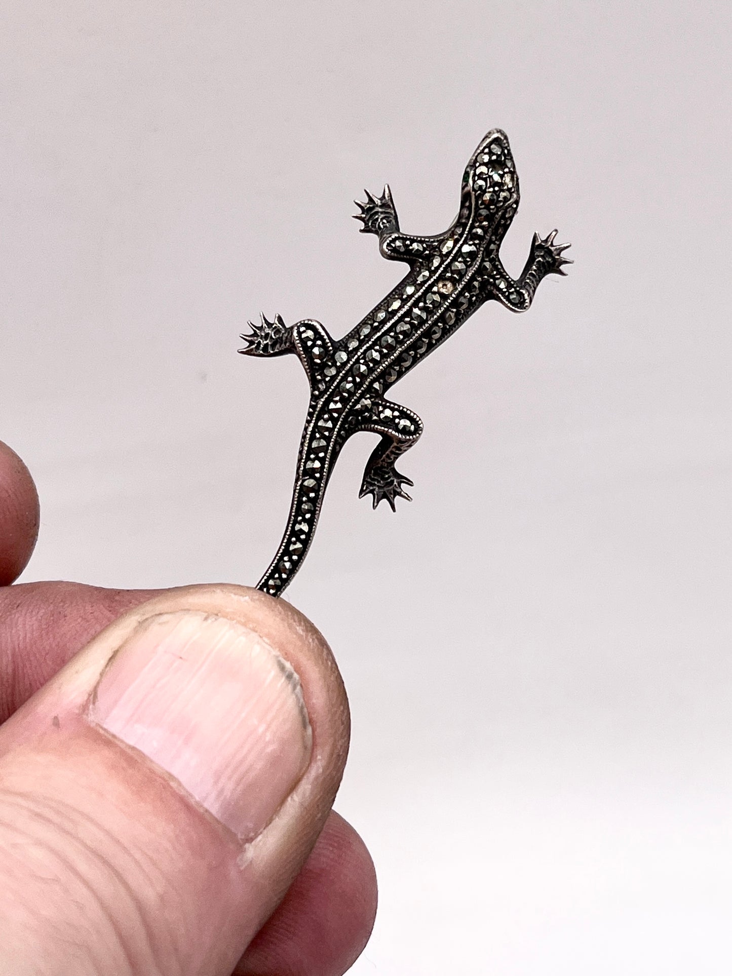 Anello Artigianale SPILLA GECKO Mod. SPILLA CON MARCASSITI Realizzato con Antica spilla in Argento (Prima Metà del ’900)