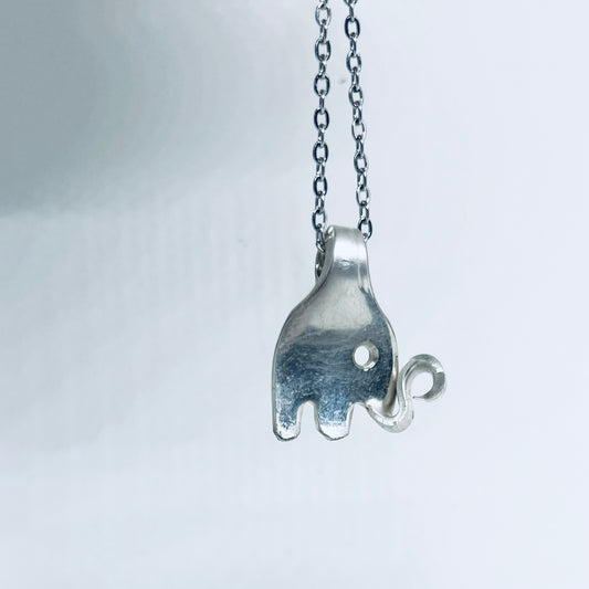 Pendente Artigianale Mod. MINI ELEFANTE Realizzato con Antica Posata in Argento (Prima Metà del ’900)