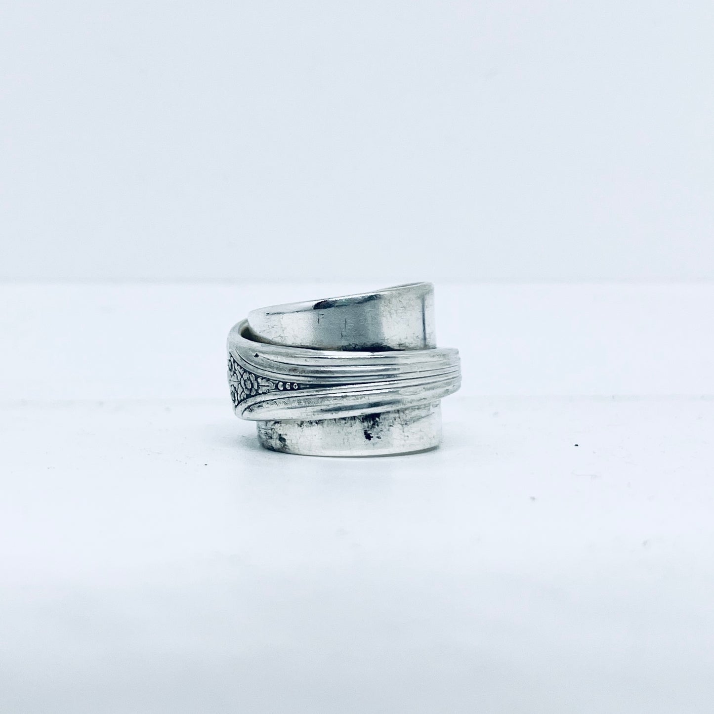 Anello Artigianale Mod. SPALMABURRO  Realizzato con intero Antico Cucchiaino in Argento (Prima Metà del ’900)