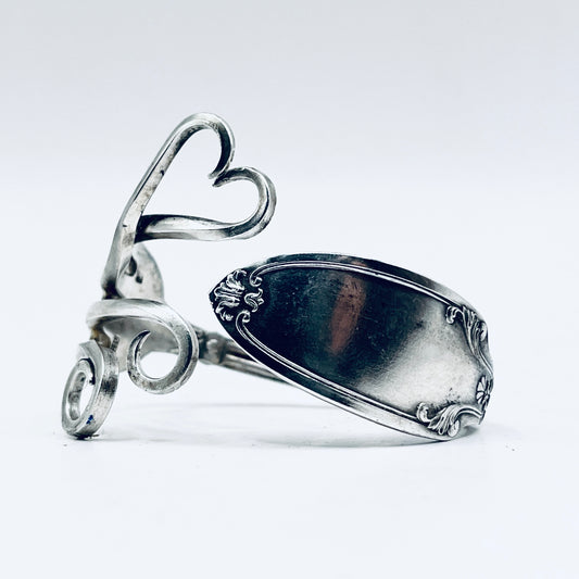Bracciale Artigianale Mod. FORCHETTA  CUORE Realizzato con Antica posata in lega d’argento (Prima Metà del ’900)