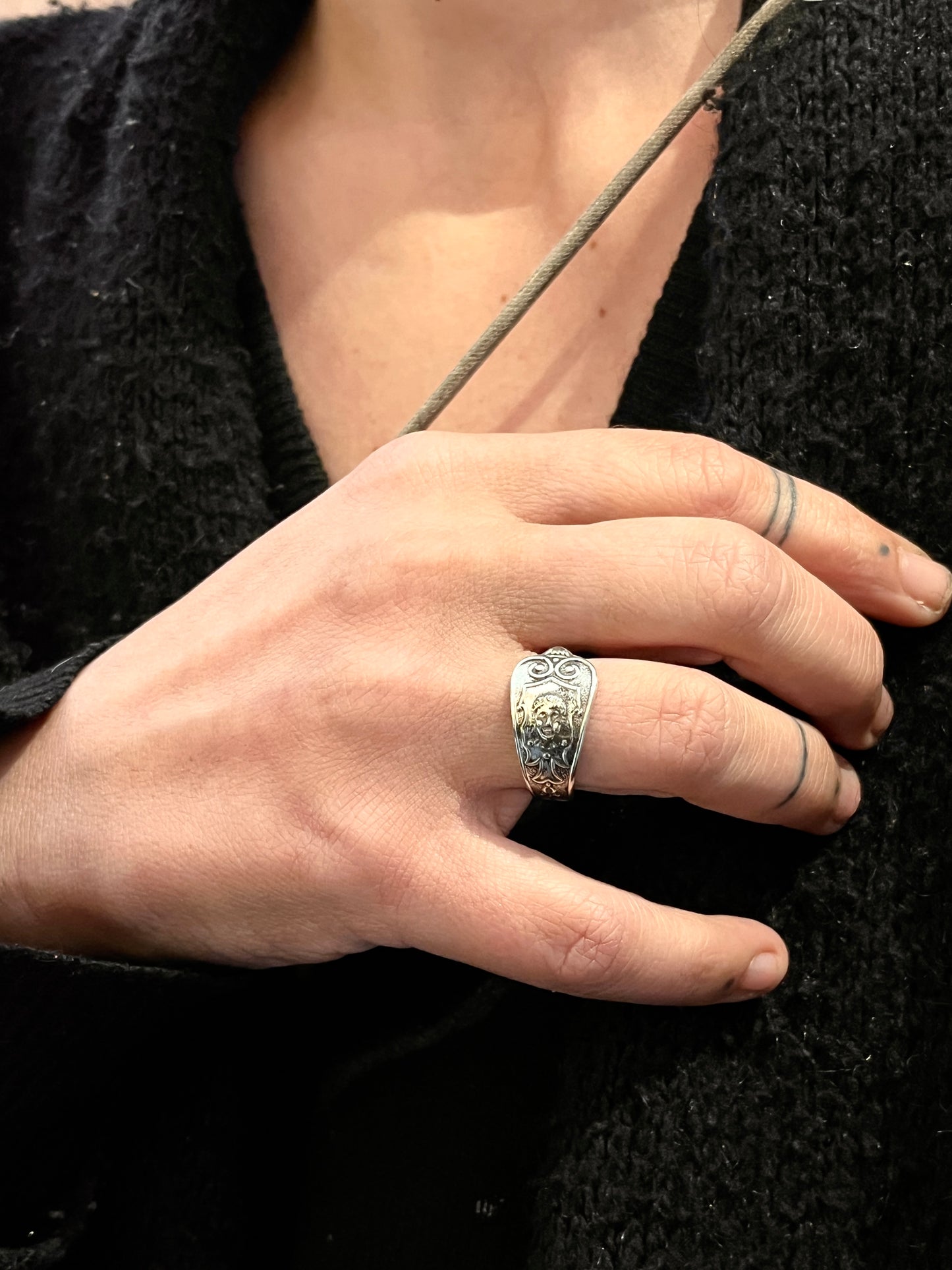 Anello Artigianale + Pendente (in omaggio) MASCHERONE Mod. CLASSICO  Realizzato con Antica posata in Argento (Prima Metà del ’900)