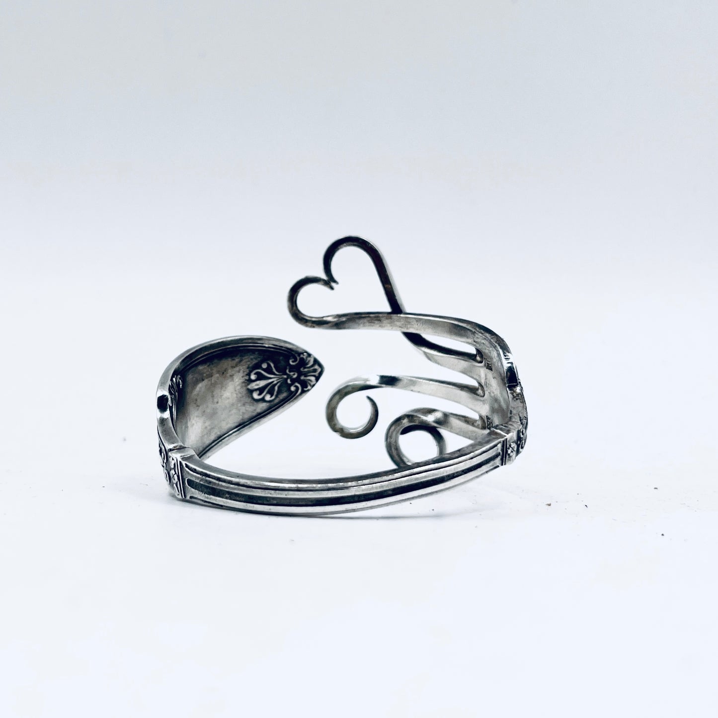 Bracciale Artigianale Mod. FORCHETTA  CUORE Realizzato con Antica posata in lega d’argento (Prima Metà del ’900)