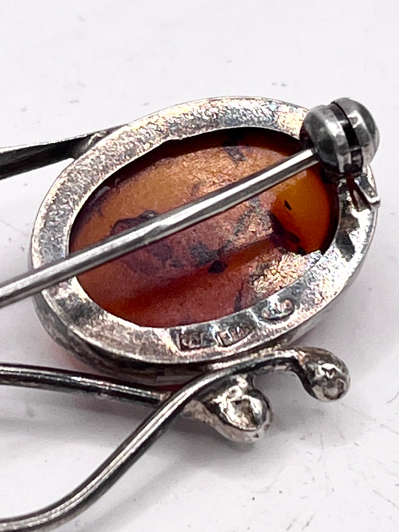 Anello Artigianale MIELE JURASSICO Mod. SPILLA con AMBRA Realizzato con Antica spilla in Argento (Prima Metà del ’900)