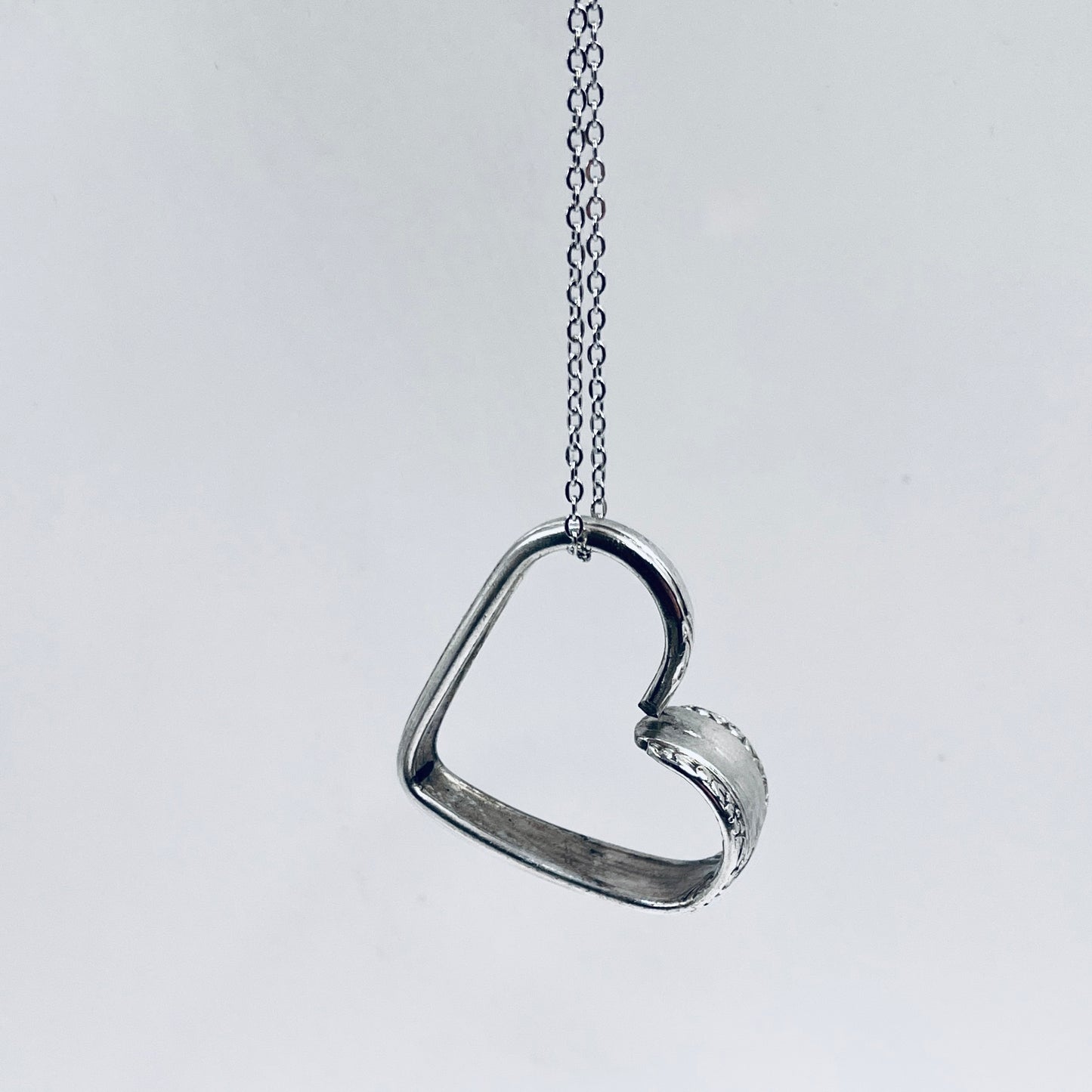 Pendente Artigianale Mod. CUORE Realizzato con Antica Posata in Argento (Prima Metà del ’900)