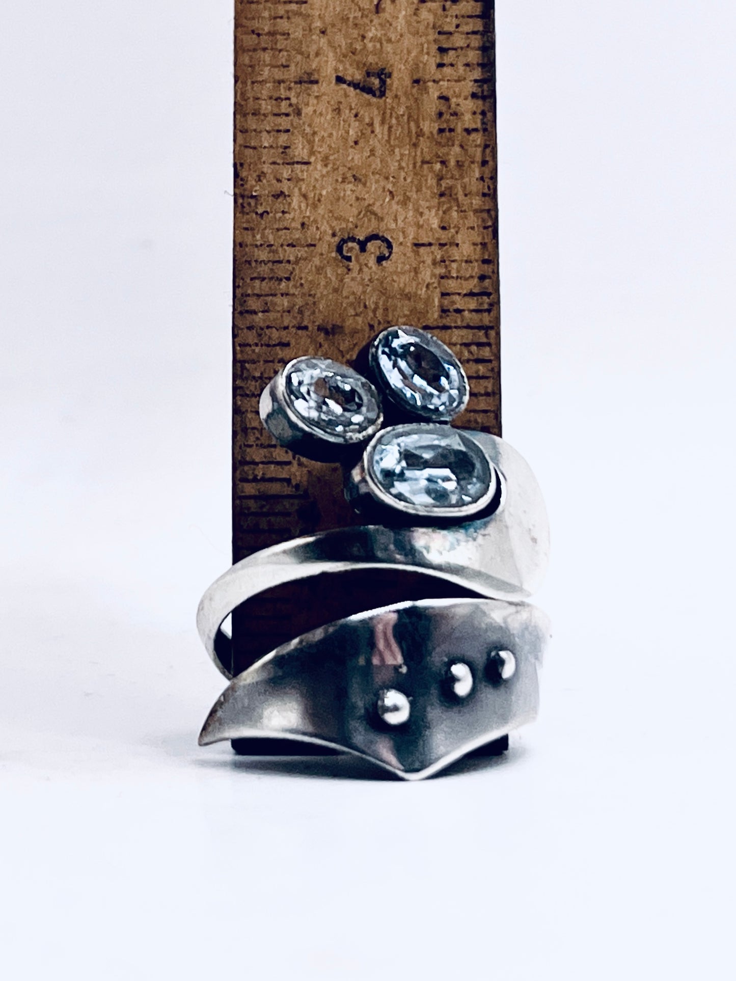 Anello Artigianale SPILLA TRIADE Mod. SPILLA ZIRCONI Realizzato con Antica spilla in Argento (Prima Metà del ’900)