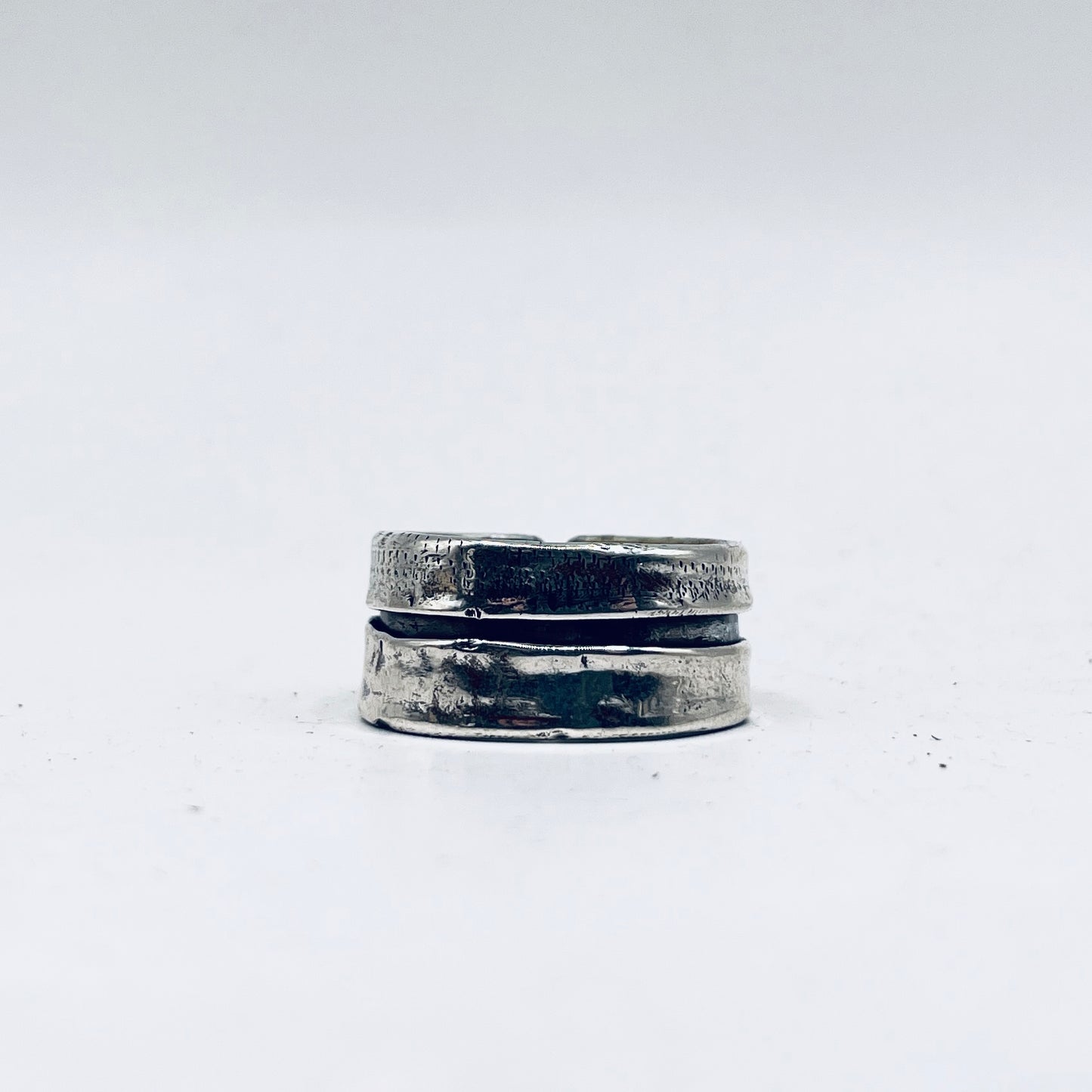 Anello Artigianale BROOKLYN 04  Mod. FASCIONE  Realizzato con parte di Antica zuccheriera in Argento 800 (Prima Metà del ’900)