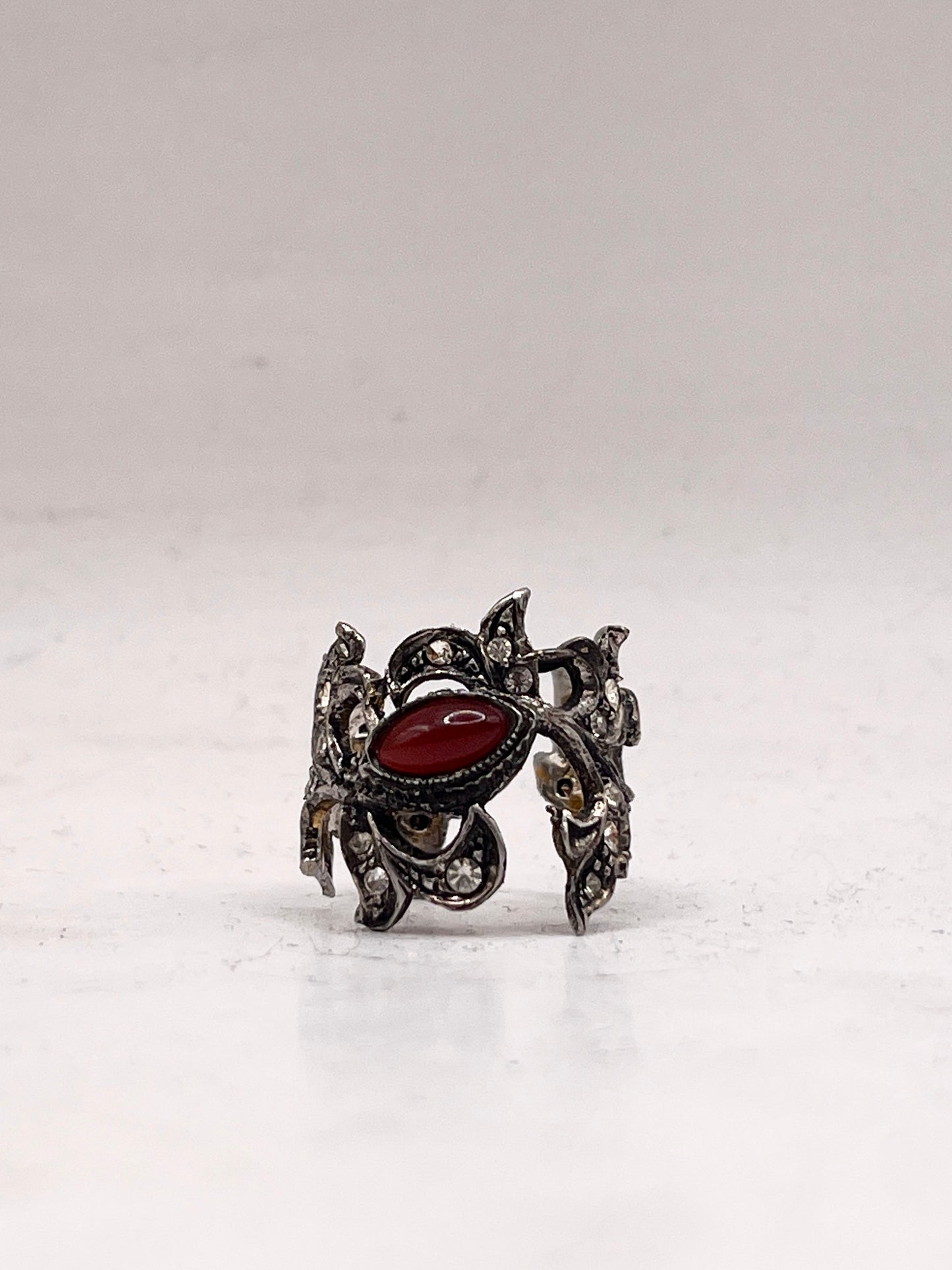 Anello Artigianale SPILLA FIAMMA Mod. SPILLA CORNIOLA Realizzato con Antica spilla in Argento (Prima Metà del ’900)