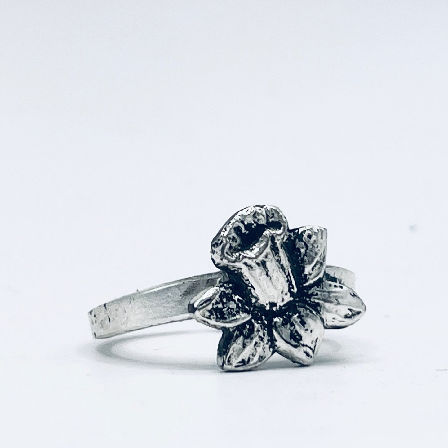 Anello Artigianale NARCISO Mod. REBBI Realizzato con Antica posata in Argento (Prima Metà del ’900)