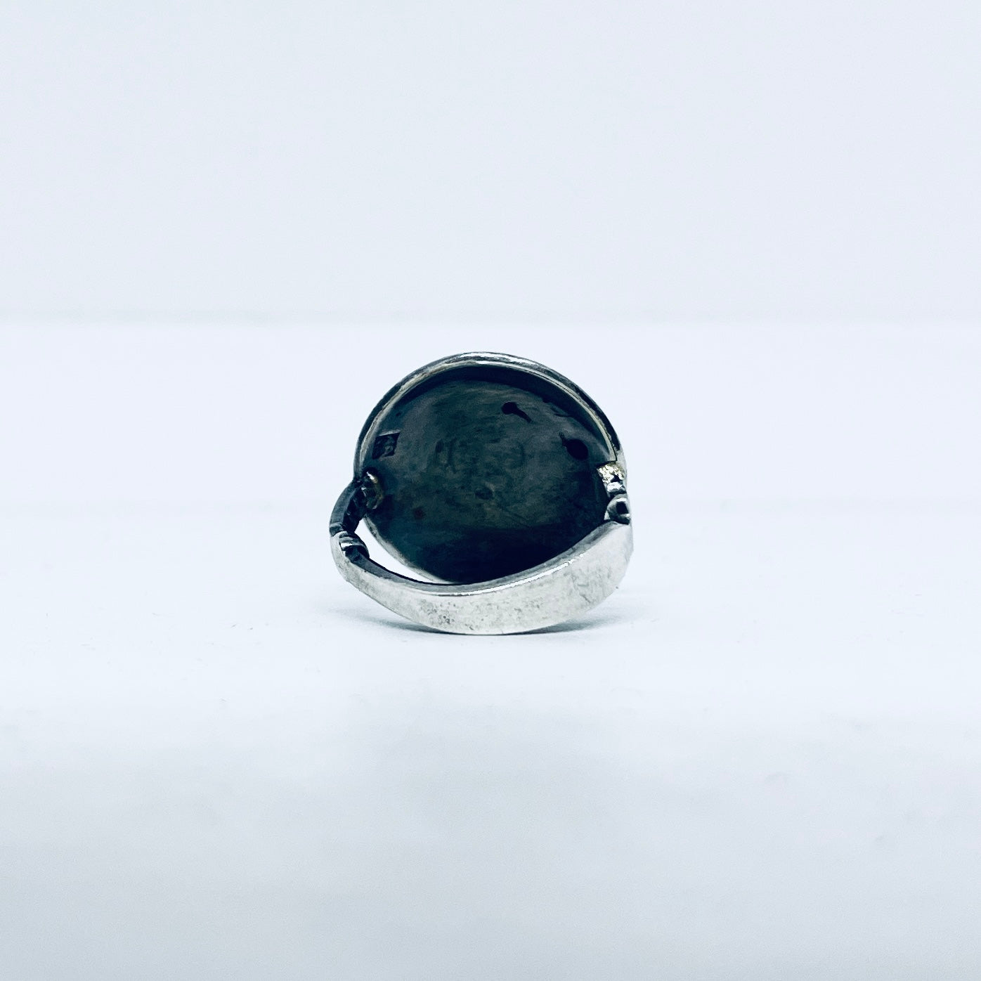 Anello Artigianale TONDO Mod. FALANGINA  Realizzato con intero Antico Cucchiaino in Argento (Prima Metà del ’900)