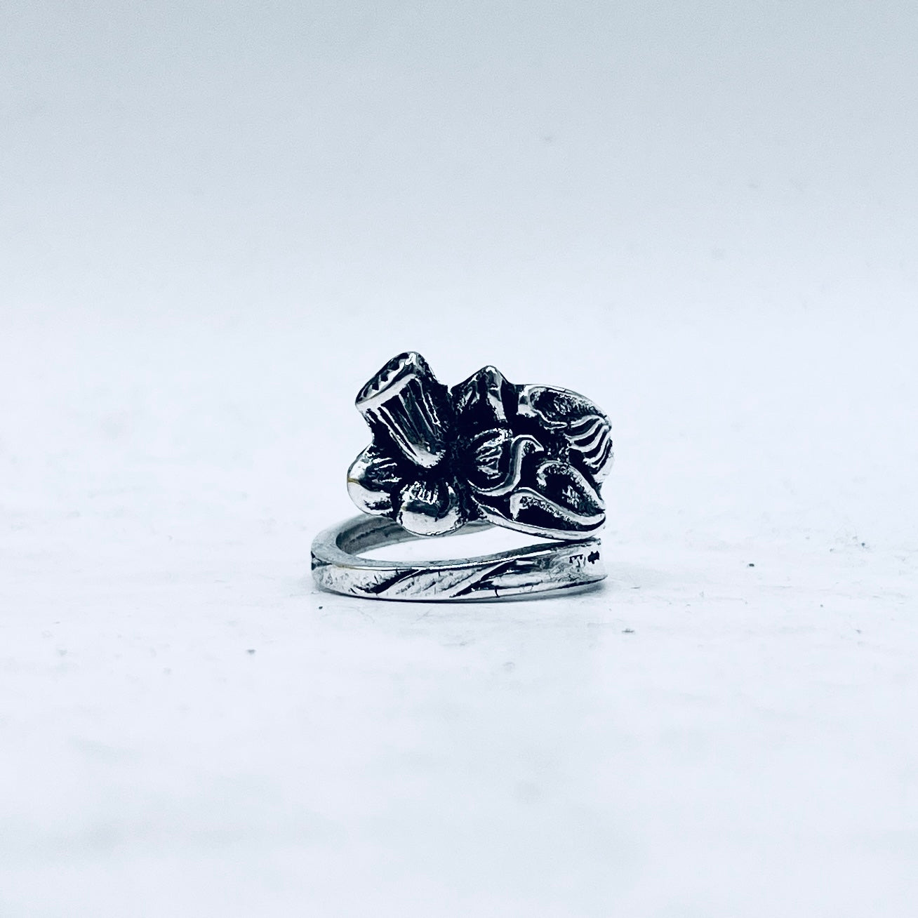 Anello Artigianale IRIS Mod. SPIRALE  Realizzato con  Antica posata in Argento (Prima Metà del ’900)