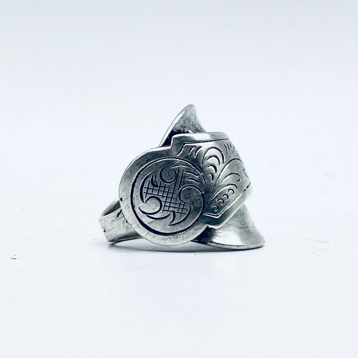Anello Artigianale UOMO/DONNA Mod. CLASSICO/INTERO  “BRIGHID”  Realizzato con Antica posata in Argento (Prima Metà del ’900)