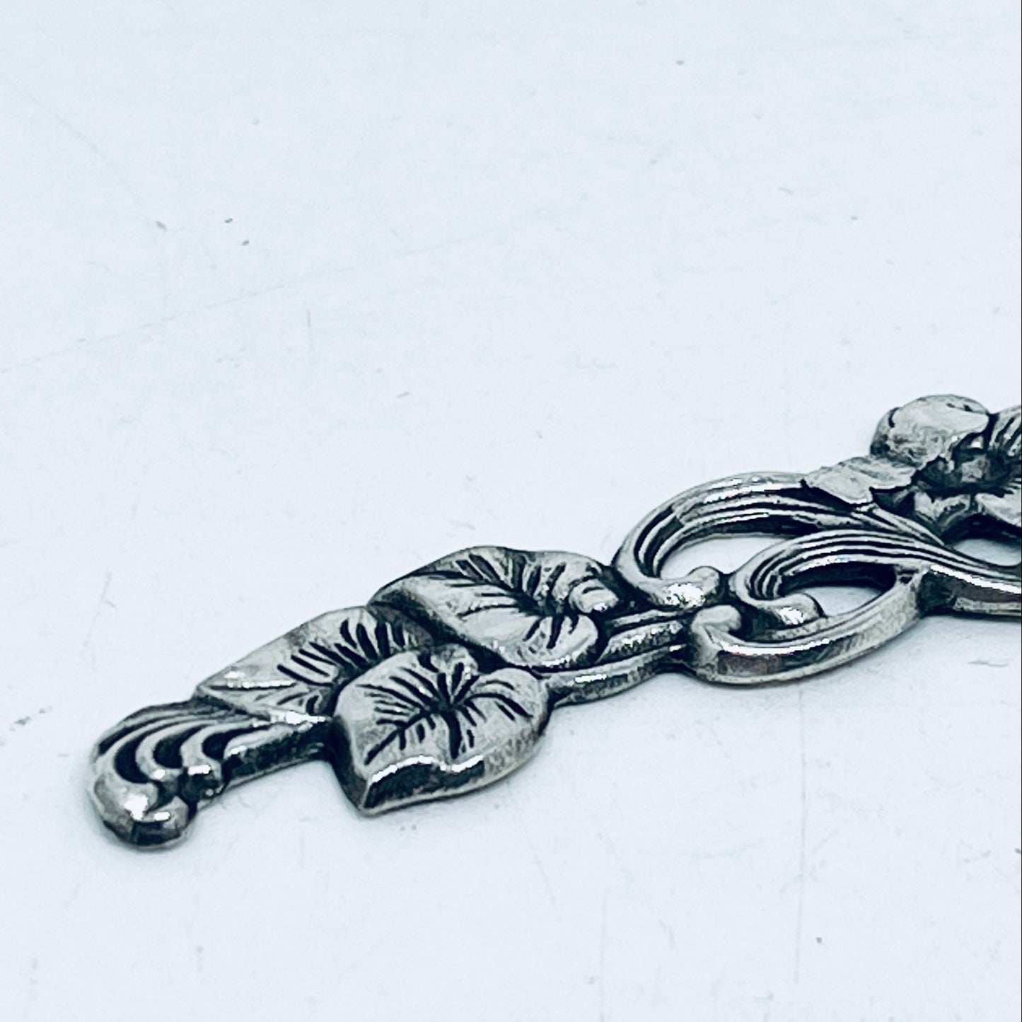 Anello Artigianale NARCISO Mod. SPILLA Realizzato con Antica spilla in Argento (Prima Metà del ’900)