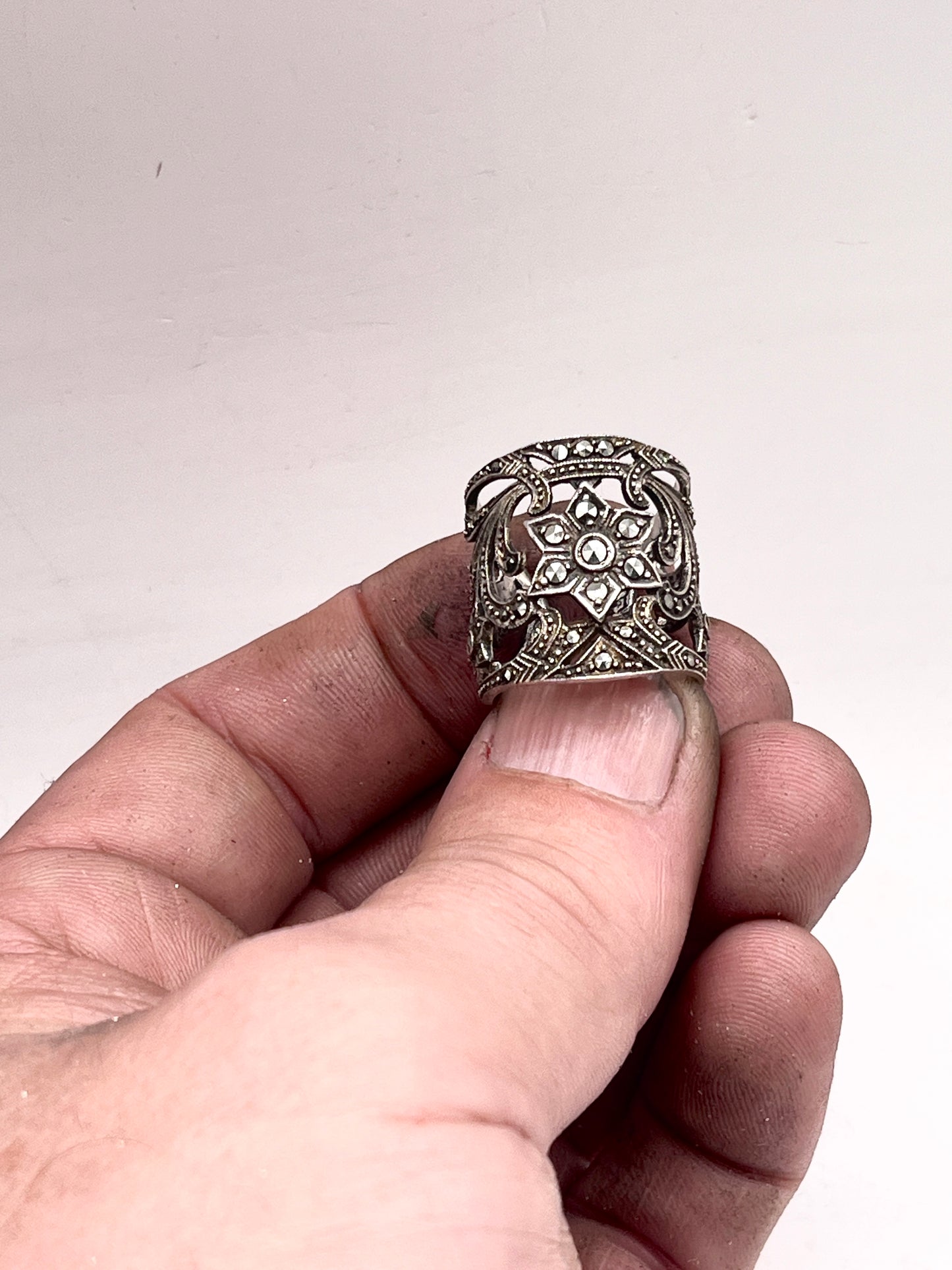 Anello Artigianale SPILLA ROSONE Mod. SPILLA MARCASSITI Realizzato con Antica spilla in Argento (Prima Metà del ’900)