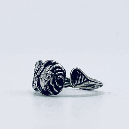 Anello Artigianale ROSA Mod. CLASSICO  Realizzato con Antica posata in Argento (Prima Metà del ’900) misura unica 8