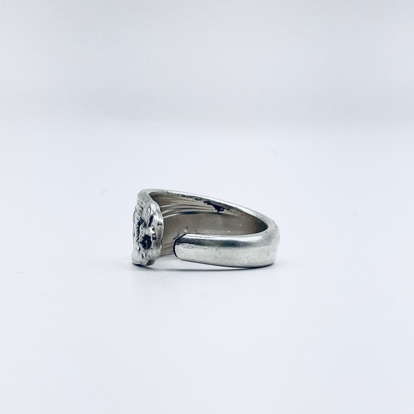 Anello Artigianale NARCISO Mod. CLASSICO/SPIRALE  Realizzato con Antica posata in Argento (Prima Metà del ’900)
