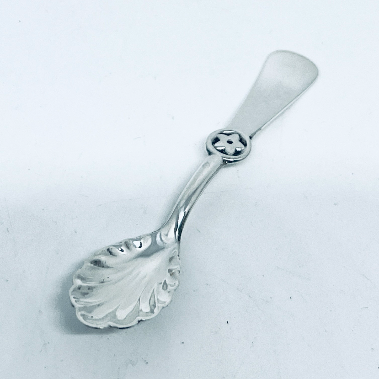 Anello Artigianale SALE STELLA CHE e CONCHIGLIA Mod. INTERO  Realizzato con intero Antico Cucchiaino in Argento (Prima Metà del ’900)