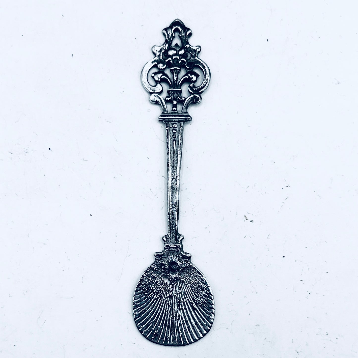 Anello Artigianale CONCHIGLIA REGALE Mod. INTERO  Realizzato con intero Antico Cucchiaino in Argento (Prima Metà del ’900)