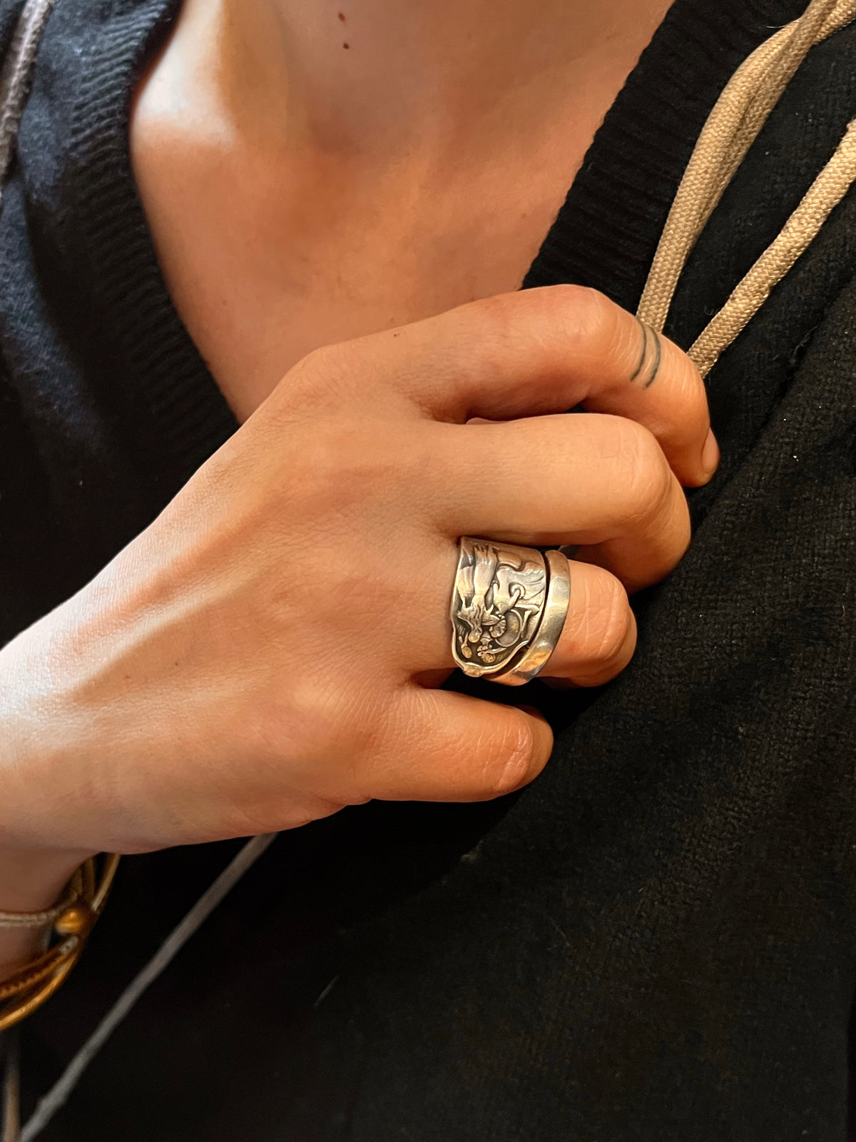 Anello Artigianale CENERENTOLA Mod. SPIRALE Realizzato con Antica posata in Argento (Prima Metà del ’900)
