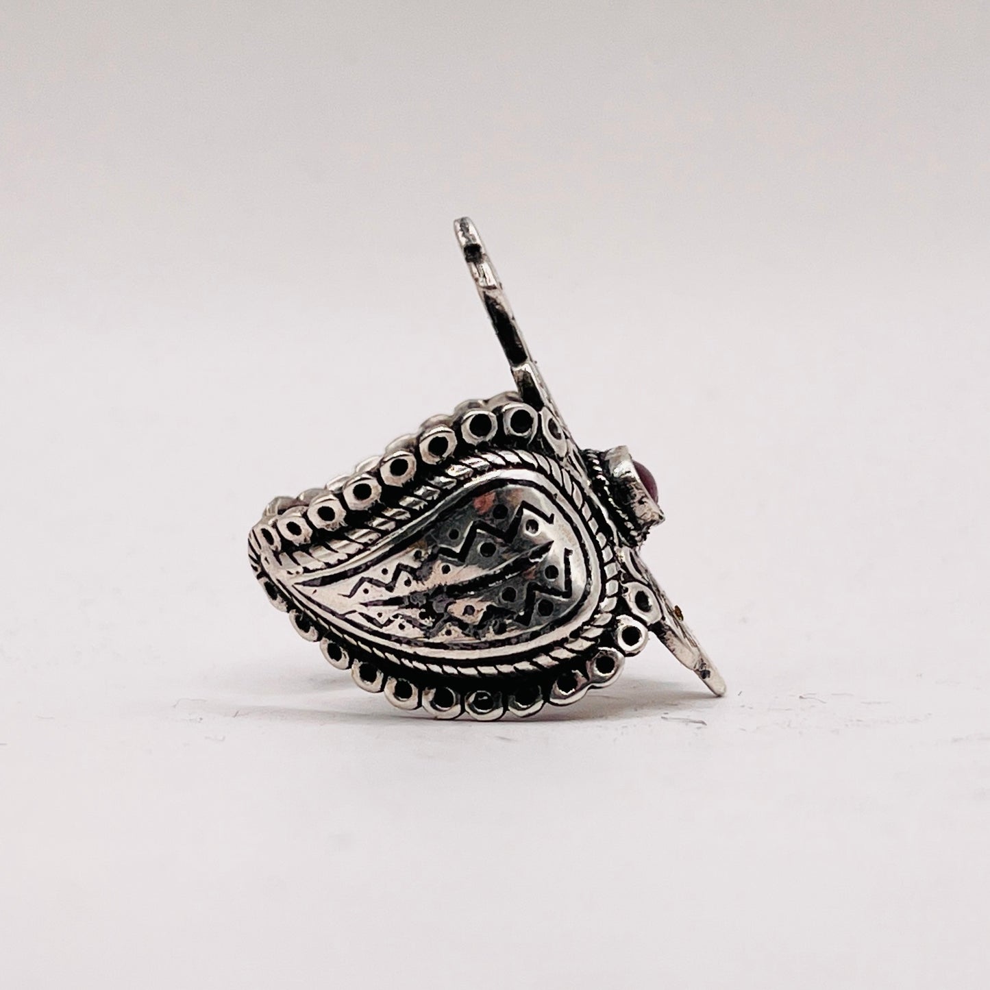 Anello Artigianale SPILLA RUBINO Mod. SPILLA Realizzato con Antica spilla in Argento (Prima Metà del ’900)