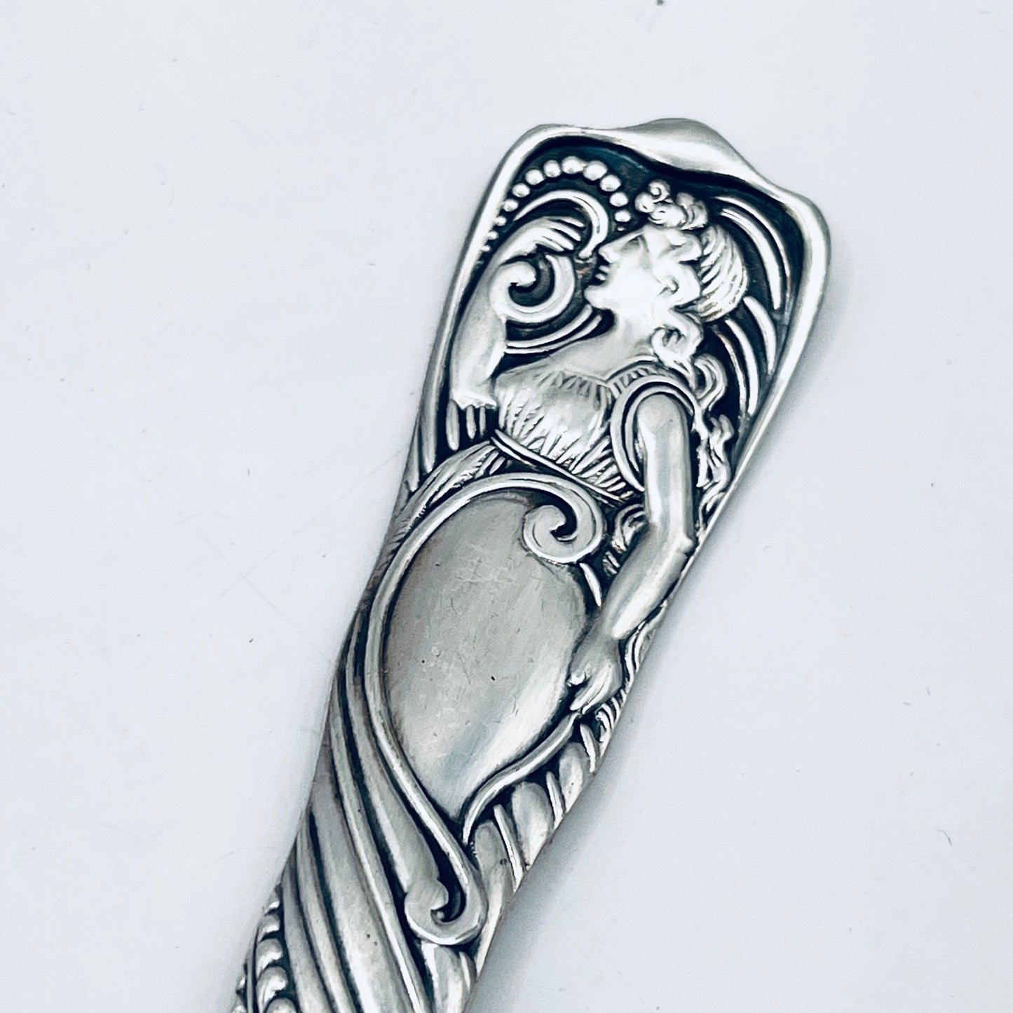 Bracciale Artigianale “SIREN” Mod. FORCHETTA  CUORE Realizzato con Antica posata in lega d’argento (Prima Metà del ’900)