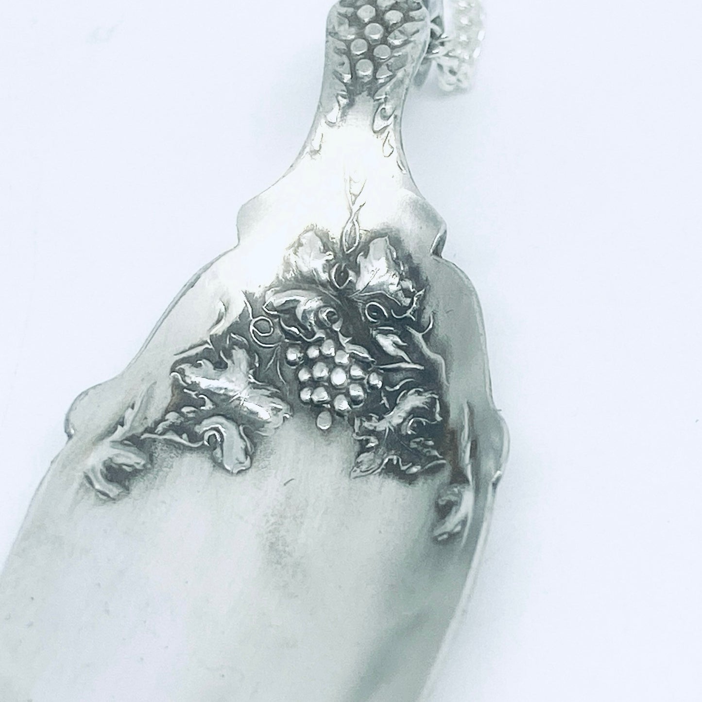 Pendente Artigianale UVA Mod. CUCCHIAIO Realizzato con Antica Posata in Argento (Prima Metà del ’900)