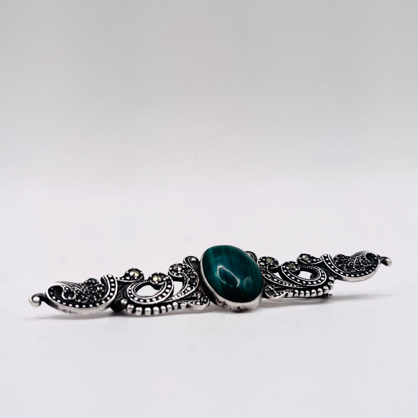 Anello Artigianale SPILLA MALACHITE Mod. SPILLA Realizzato con Antica spilla in Argento (Prima Metà del ’900)