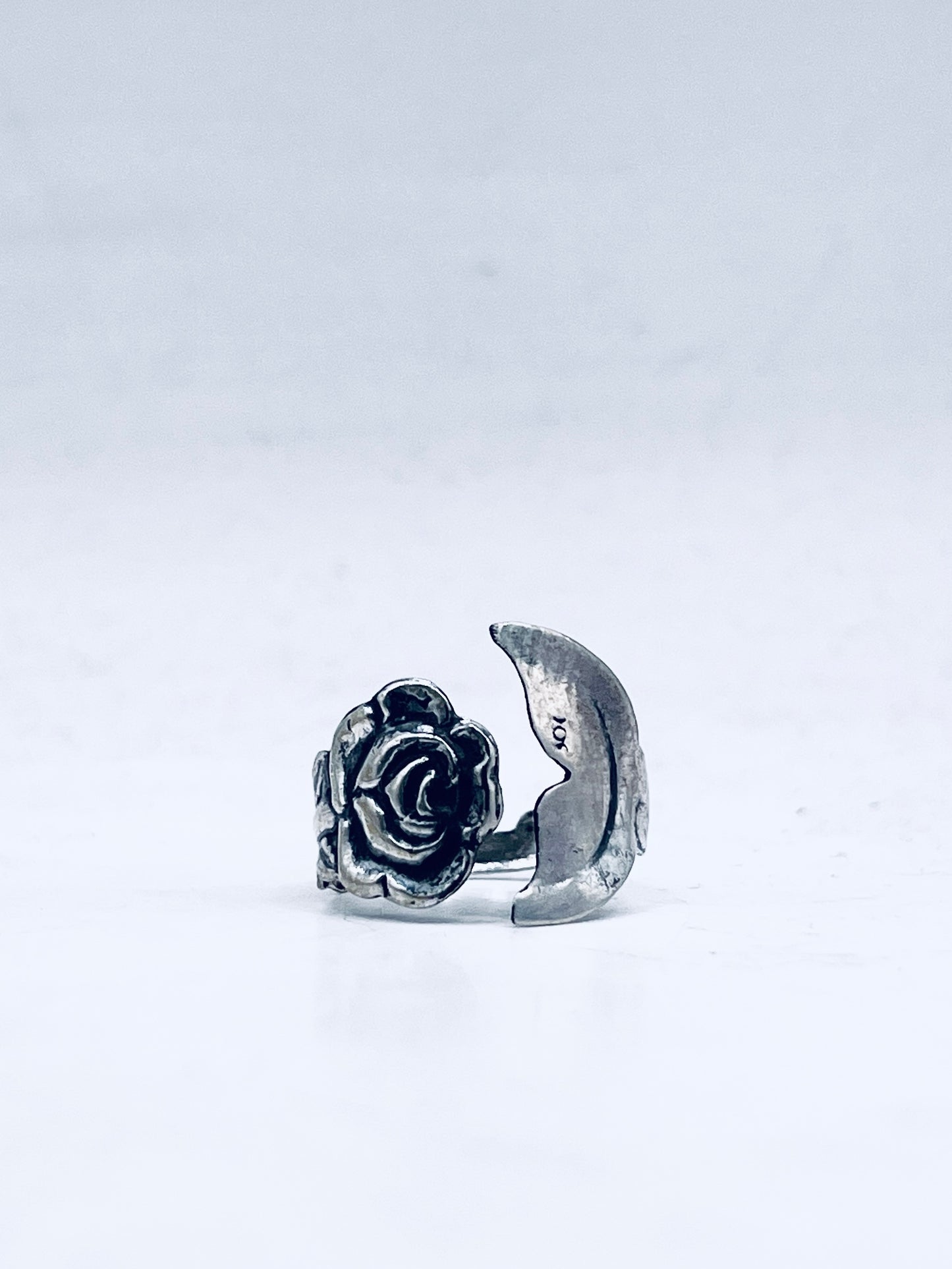 Anello Artigianale Mod. MINICODA#01 ROSA Realizzato con Antica posata in Argento (Prima Metà del ’900)