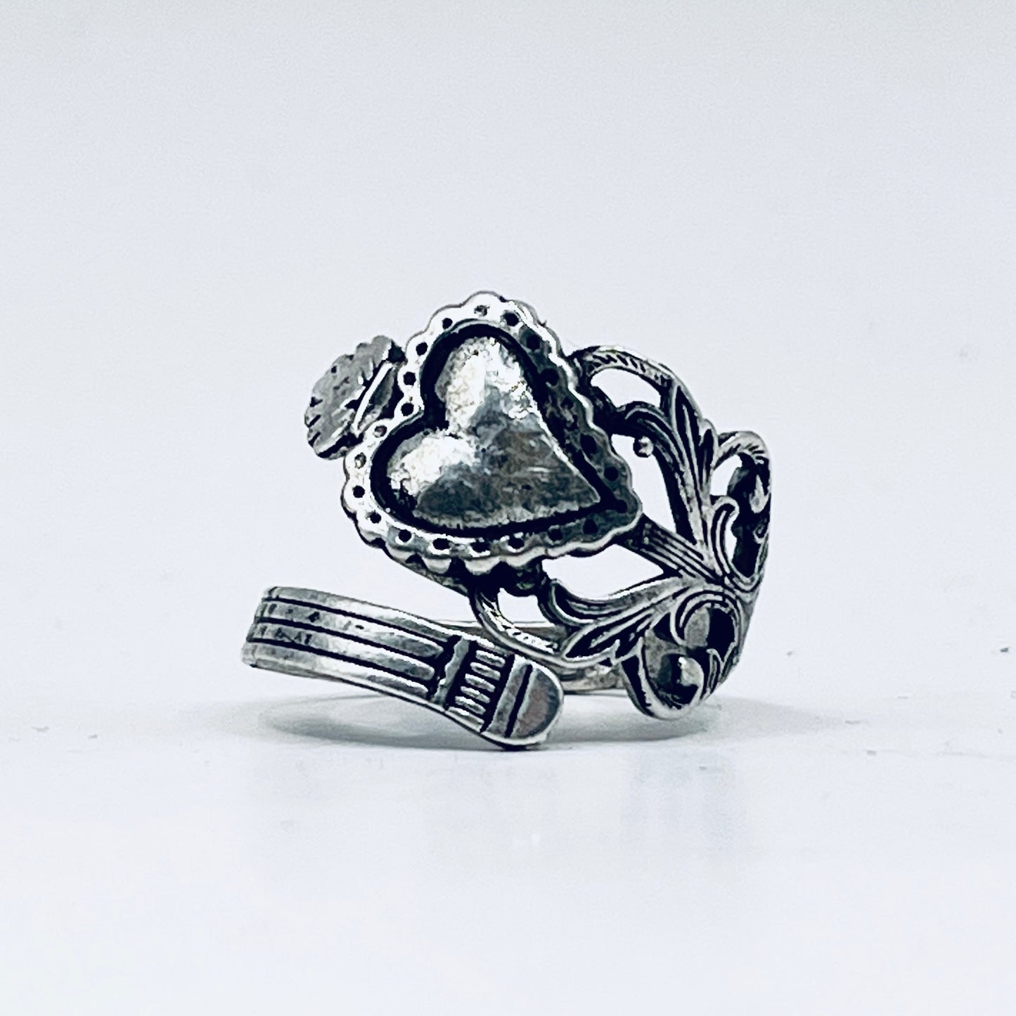 Anello Artigianale CUORE SACRO Mod. CLASSICO/SPIRALE Realizzato con Antica posata in Argento (Prima Metà del ’900)