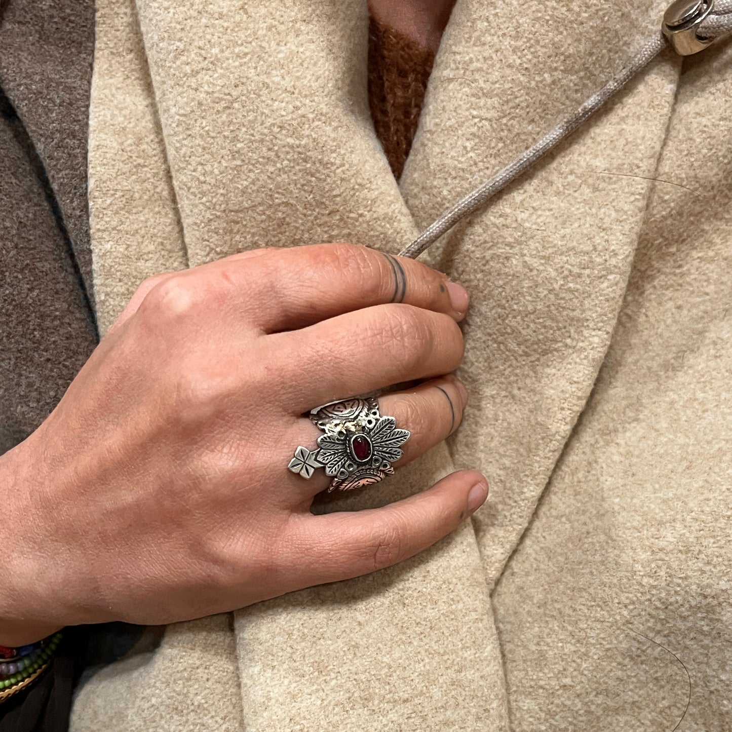 Anello Artigianale SPILLA RUBINO Mod. SPILLA Realizzato con Antica spilla in Argento (Prima Metà del ’900)