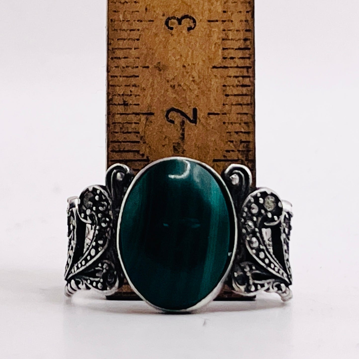 Anello Artigianale SPILLA MALACHITE Mod. SPILLA Realizzato con Antica spilla in Argento (Prima Metà del ’900)