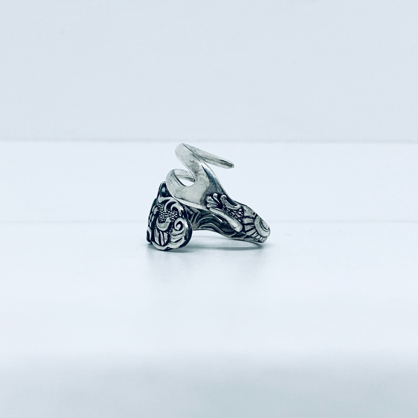 Anello Artigianale Mod. FORCHETTINA Realizzato con intera antica forchettina in Argento (Prima Metà del ’900)