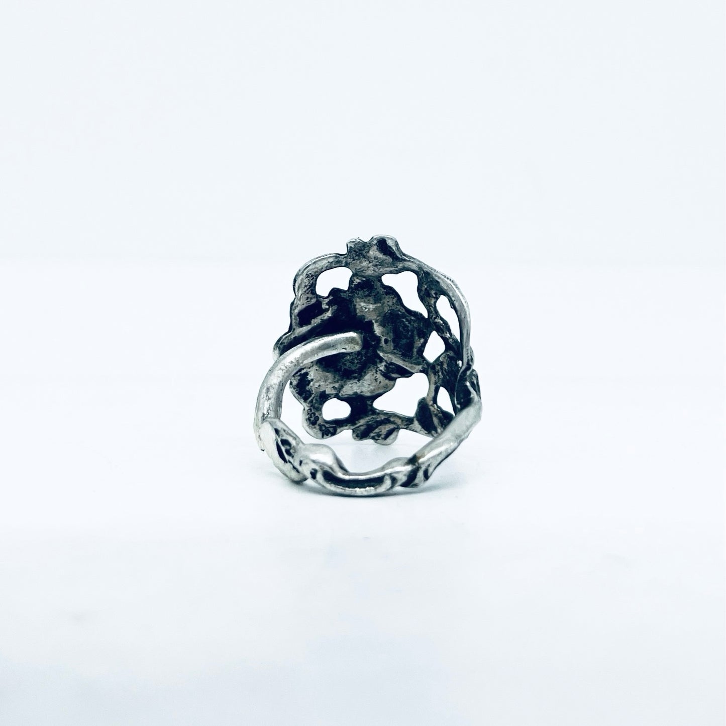 Anello Artigianale ROSA DI HILDESCHEIM Mod. FASCIONA  Realizzato con Antica posata in Argento (Prima Metà del ’900)