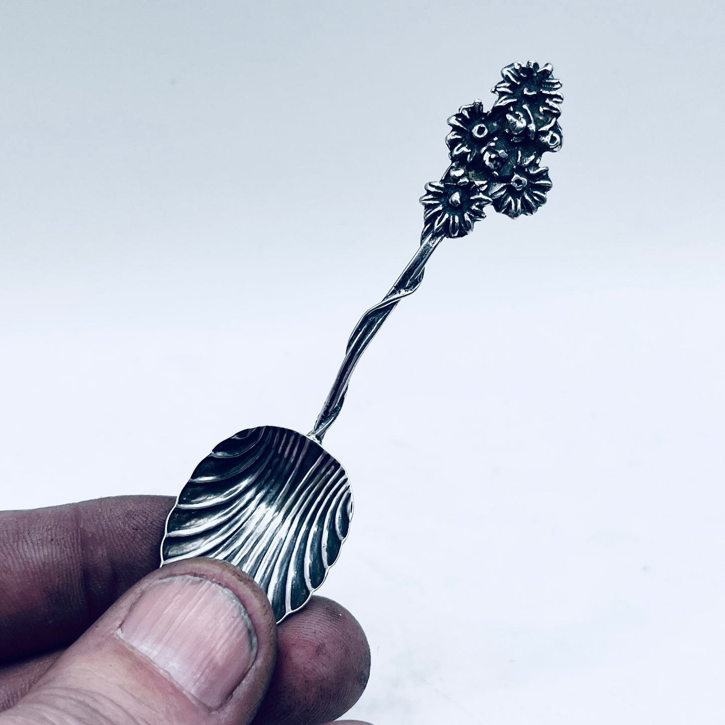 Anello Artigianale CONCHIGLIA MARGHERITE Mod. INTERO  Realizzato con intero Antico Cucchiaino in Argento 800(Prima Metà del ’900)