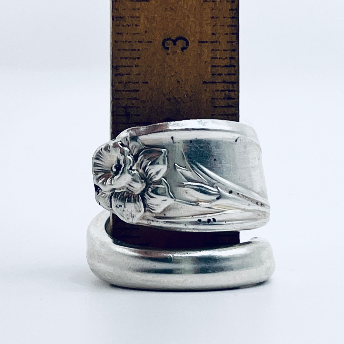 Anello Artigianale NARCISO Mod. CLASSICO/SPIRALE  Realizzato con Antica posata in Argento (Prima Metà del ’900)