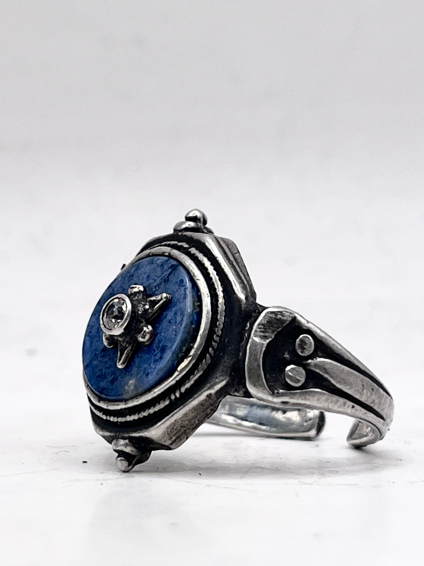 Anello Artigianale SPILLA ROSA DEI VENTI  Mod. SPILLA Realizzato con Antica spilla in Argento (Prima Metà del ’900)