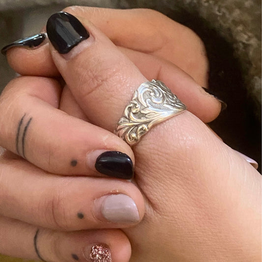 Anello Artigianale DECORO Mod. CLASSICO/SPIRALE  Realizzato con Antica posata in Argento (Prima Metà del ’900)